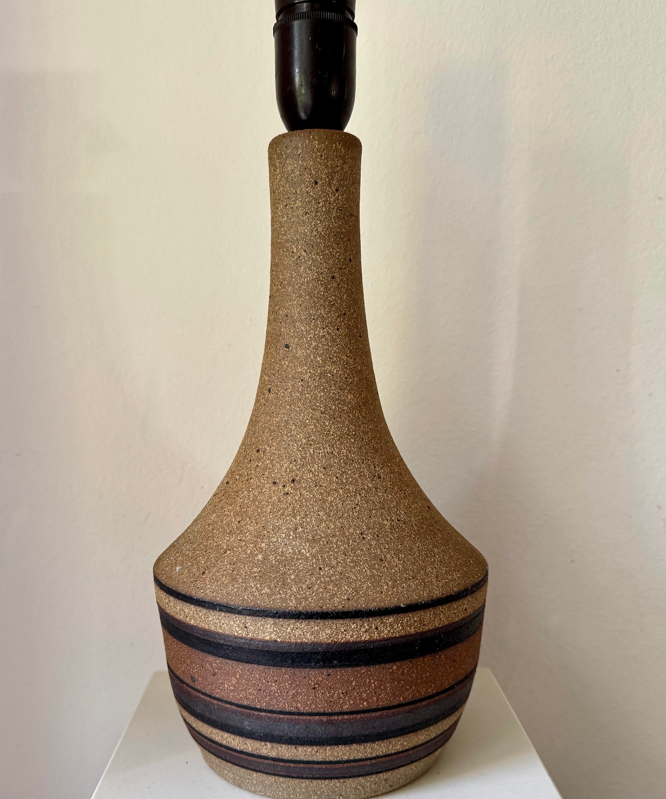 Danish_table_lamp_MEMPHIS_Series_by_Jesper_Packness,_stoneware,_1980s