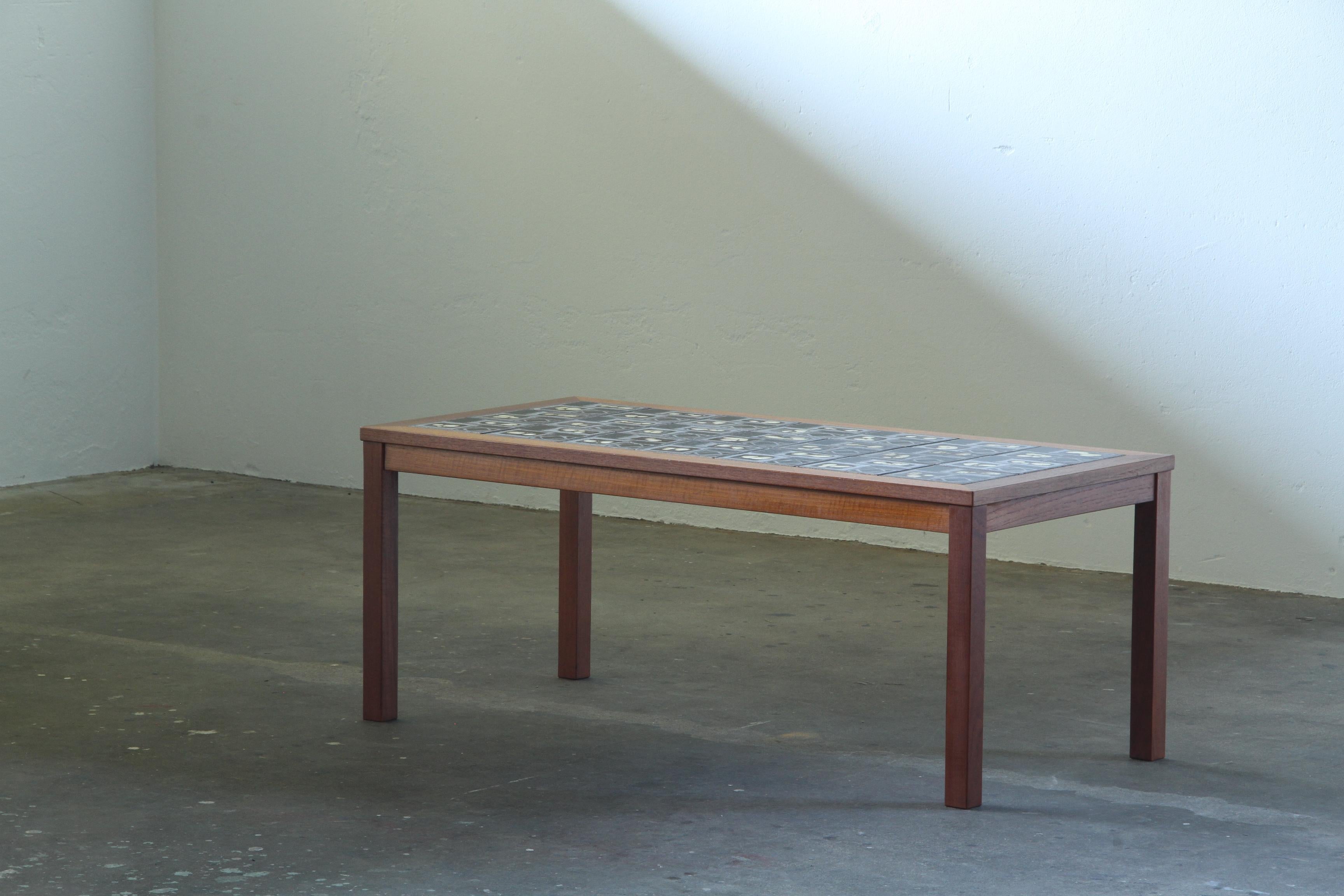 Vintage_Danish_Teak_Coffee_Table_with_Decorative_Ceramic_Tile_Inlay,_Scandinavian_Modern_Design