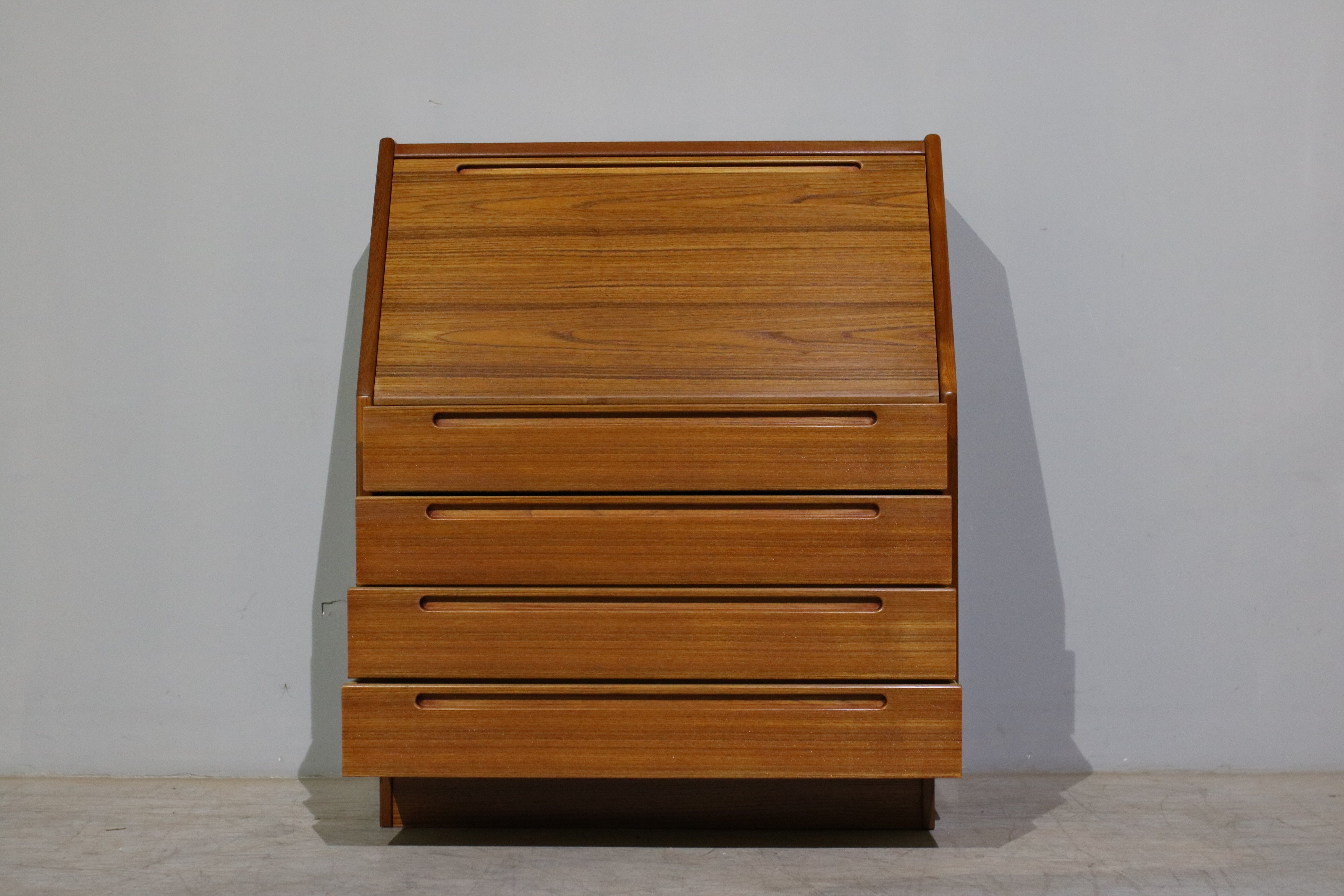 Teak_Desk_by_Arne_Kjærnulf_for_Tørring_Møbelfabrik,_1960s,_Denmark