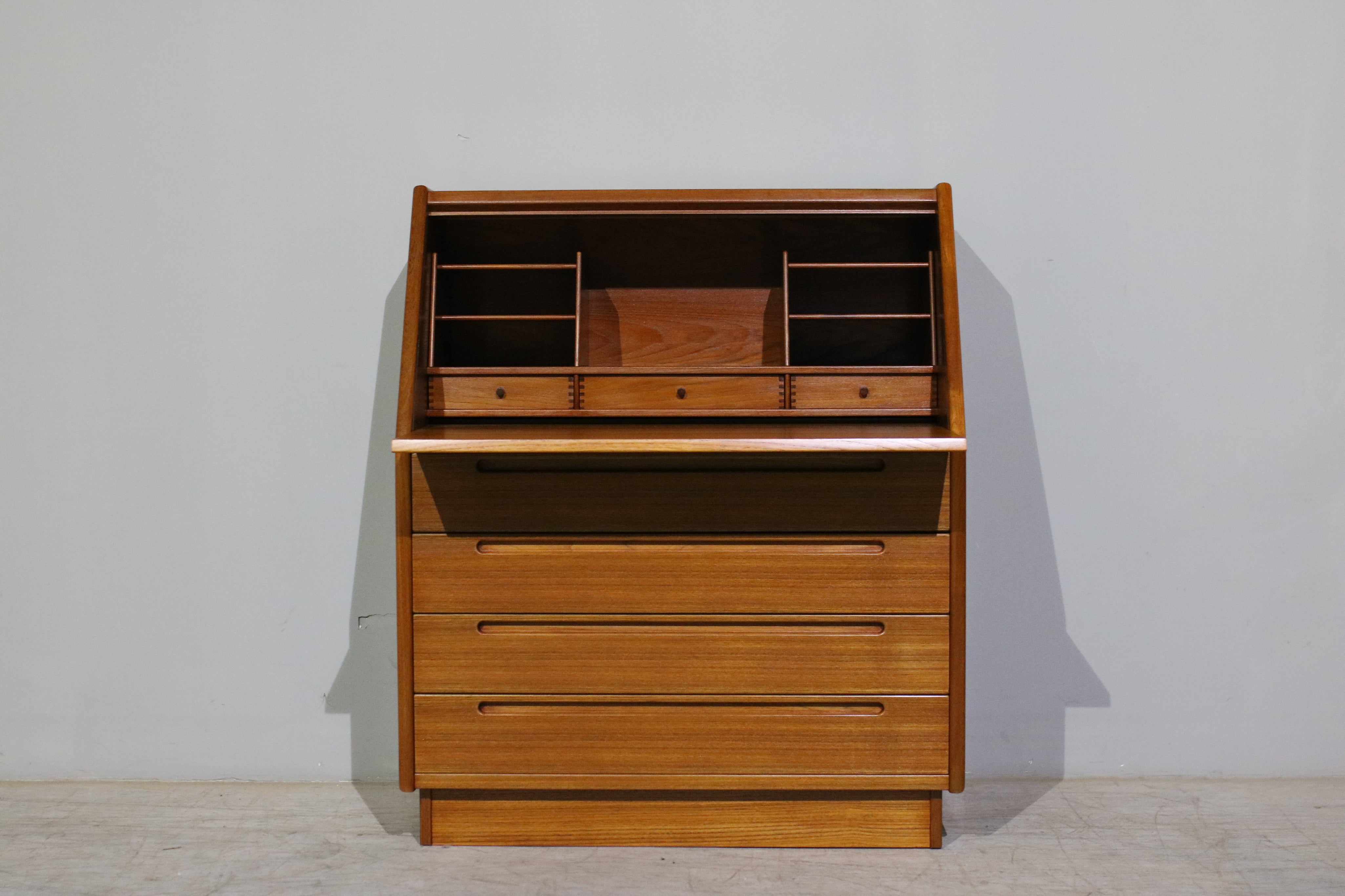 Teak_Desk_by_Arne_Kjærnulf_for_Tørring_Møbelfabrik,_1960s,_Denmark