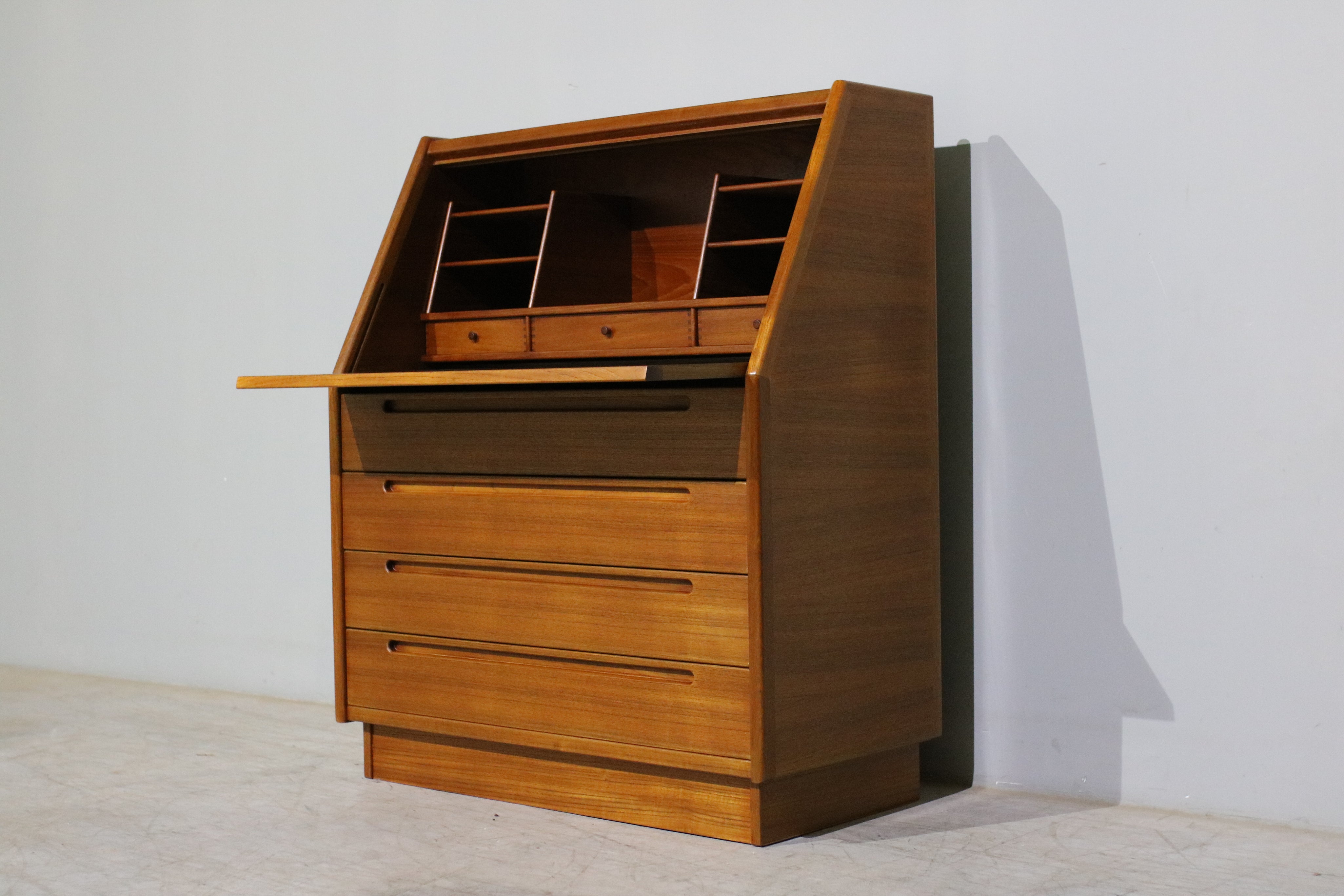 Teak_Desk_by_Arne_Kjærnulf_for_Tørring_Møbelfabrik,_1960s,_Denmark