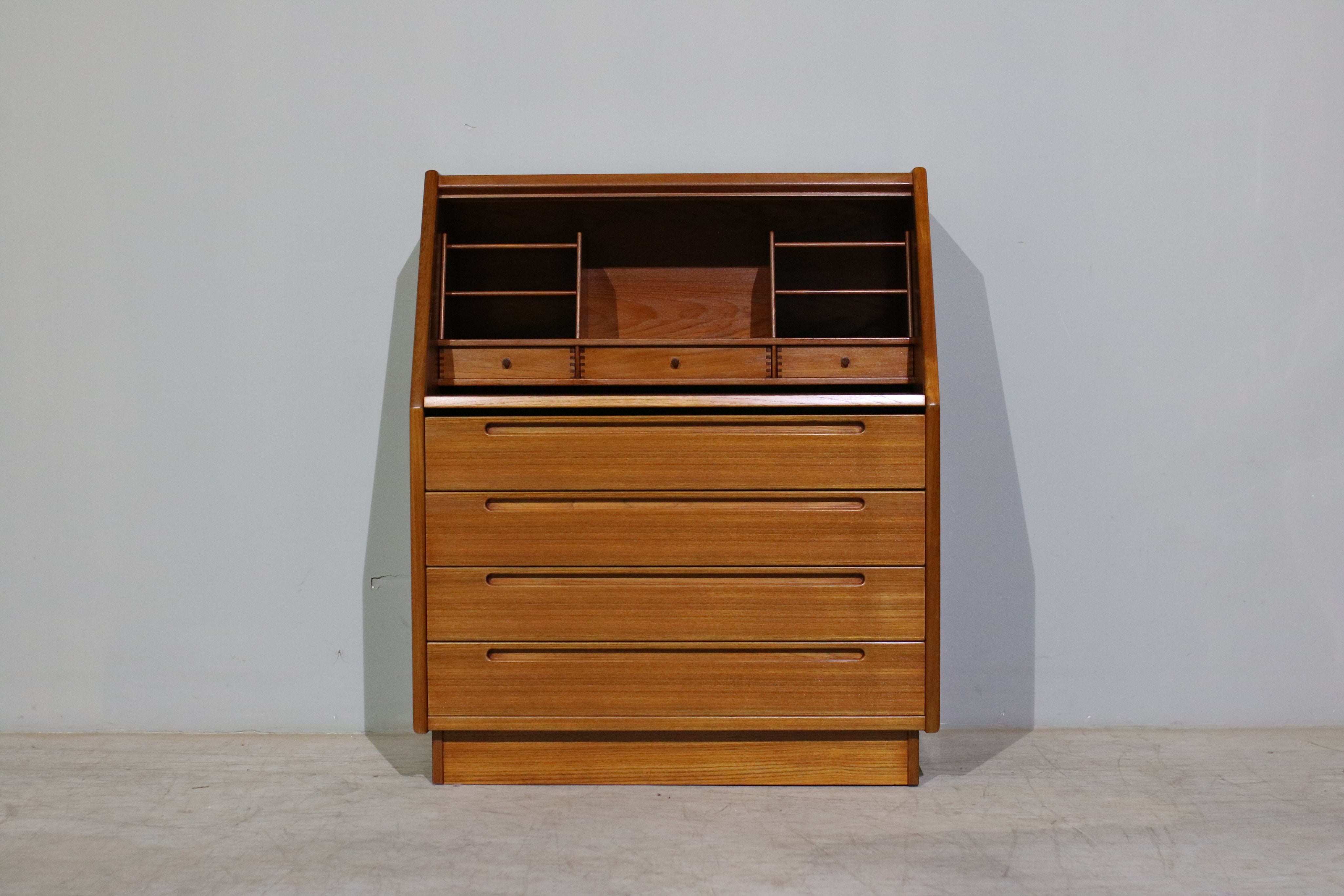 Teak_Desk_by_Arne_Kjærnulf_for_Tørring_Møbelfabrik,_1960s,_Denmark
