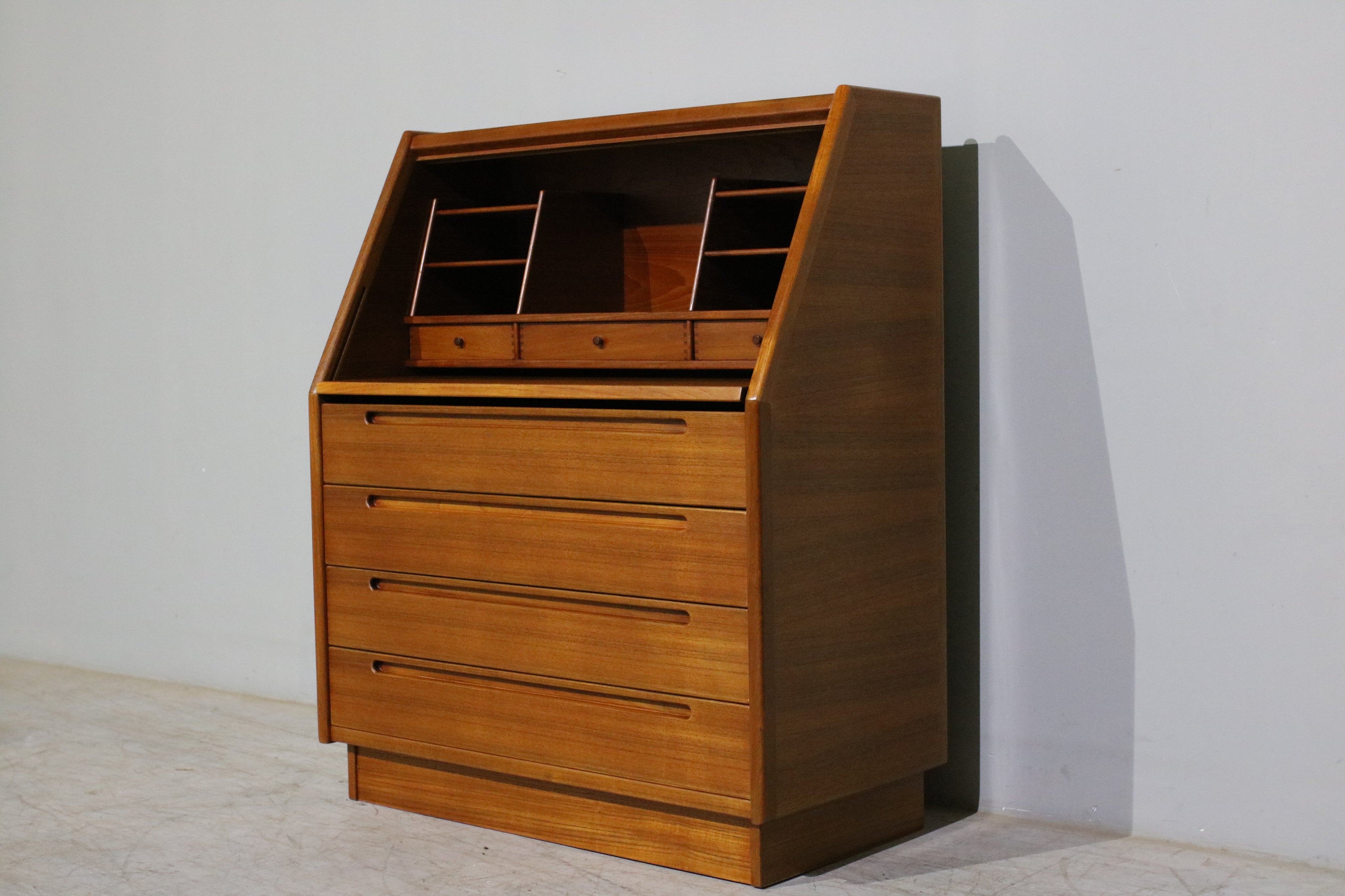 Teak_Desk_by_Arne_Kjærnulf_for_Tørring_Møbelfabrik,_1960s,_Denmark
