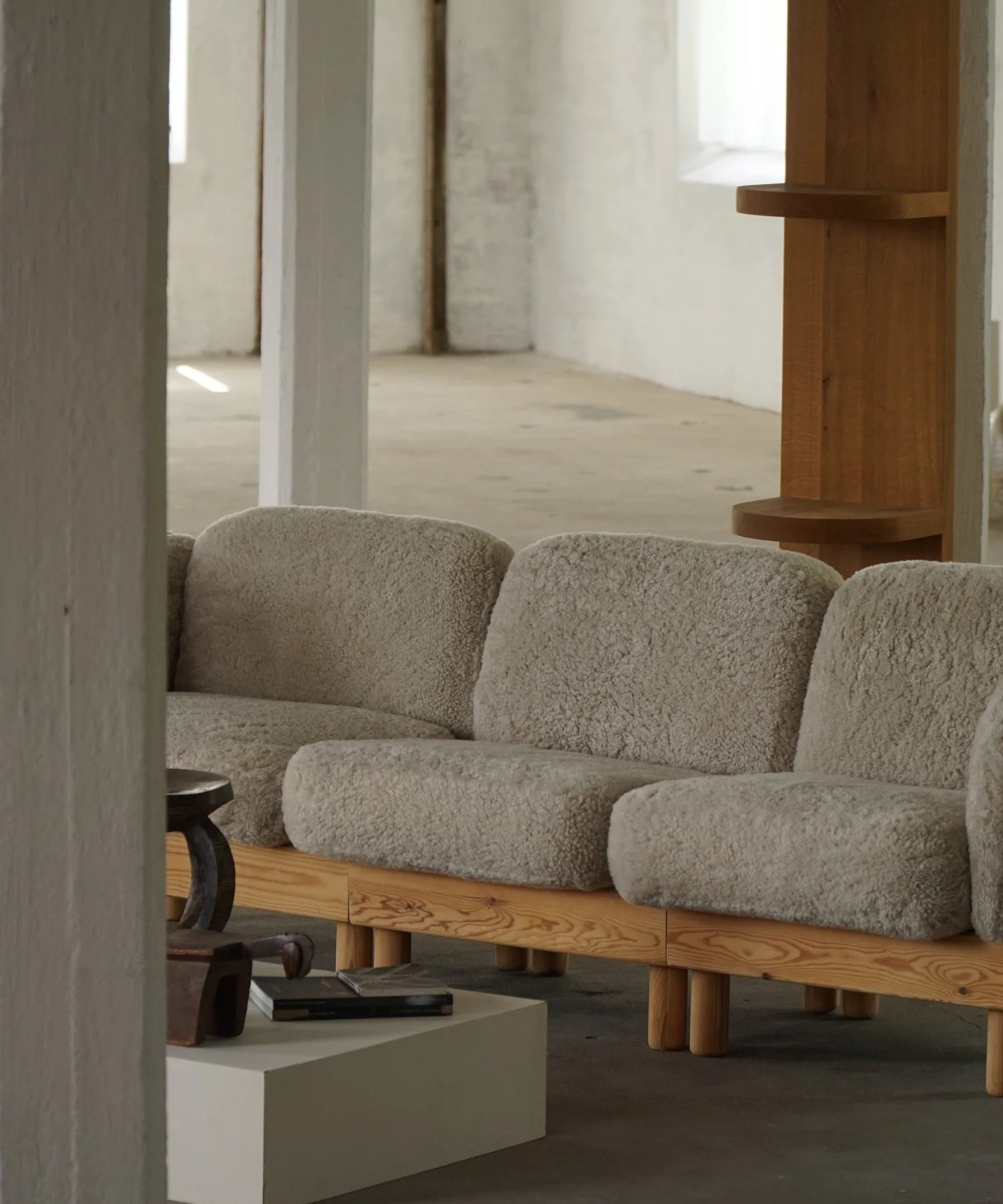 Danish_Three_Seater_Sofa_in_Pine_and_Lambswool,_Scandinavian_Modern_Sofa,_1980s