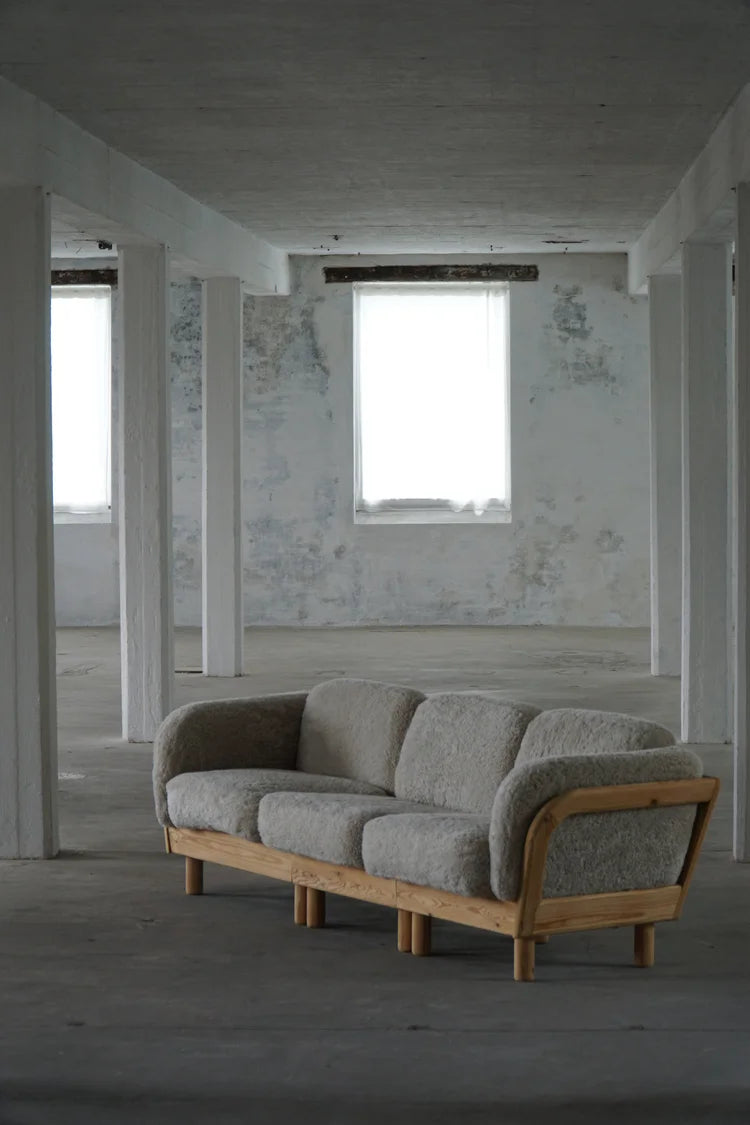 Danish_Three_Seater_Sofa_in_Pine_and_Lambswool,_Scandinavian_Modern_Sofa,_1980s