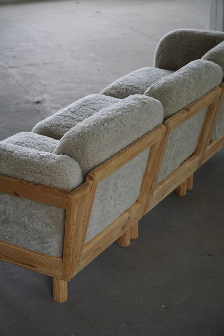 Danish_Three_Seater_Sofa_in_Pine_and_Lambswool,_Scandinavian_Modern_Sofa,_1980s