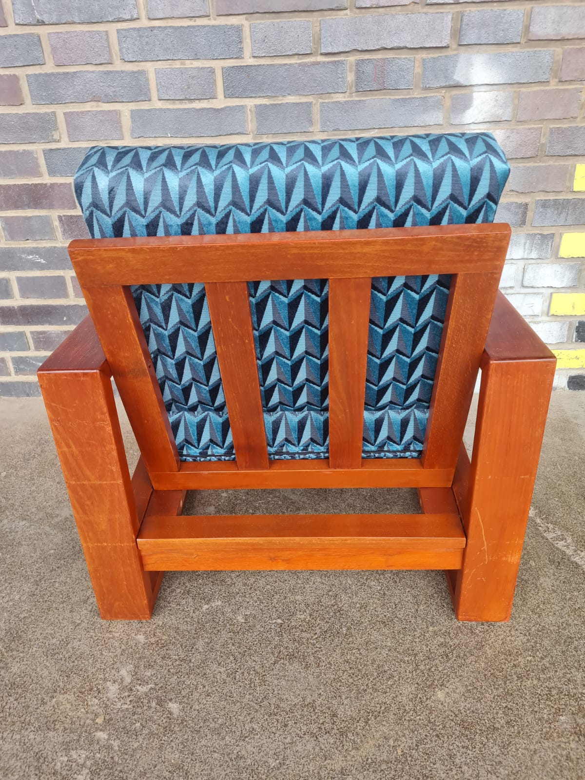 Armchair_by_Miroslav_Navrátil_for_Krkonošský_Nábytek_Vrchlabí,_Czechoslovakia,_1980
