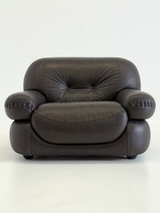Dark_brown_leather_Sapporo_armchair_for_Mobil_Girgi