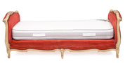 Vintage_Daybed_from_circa_1930