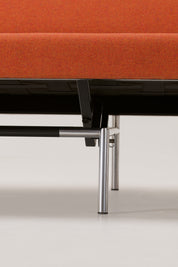 Martin_Visser_BR_02_Daybed_for_’t_Spectrum_with_BA_02_Armrest,_Netherlands,_1980s
