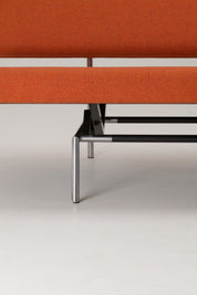 Martin_Visser_BR_02_Daybed_for_’t_Spectrum_with_BA_02_Armrest,_Netherlands,_1980s