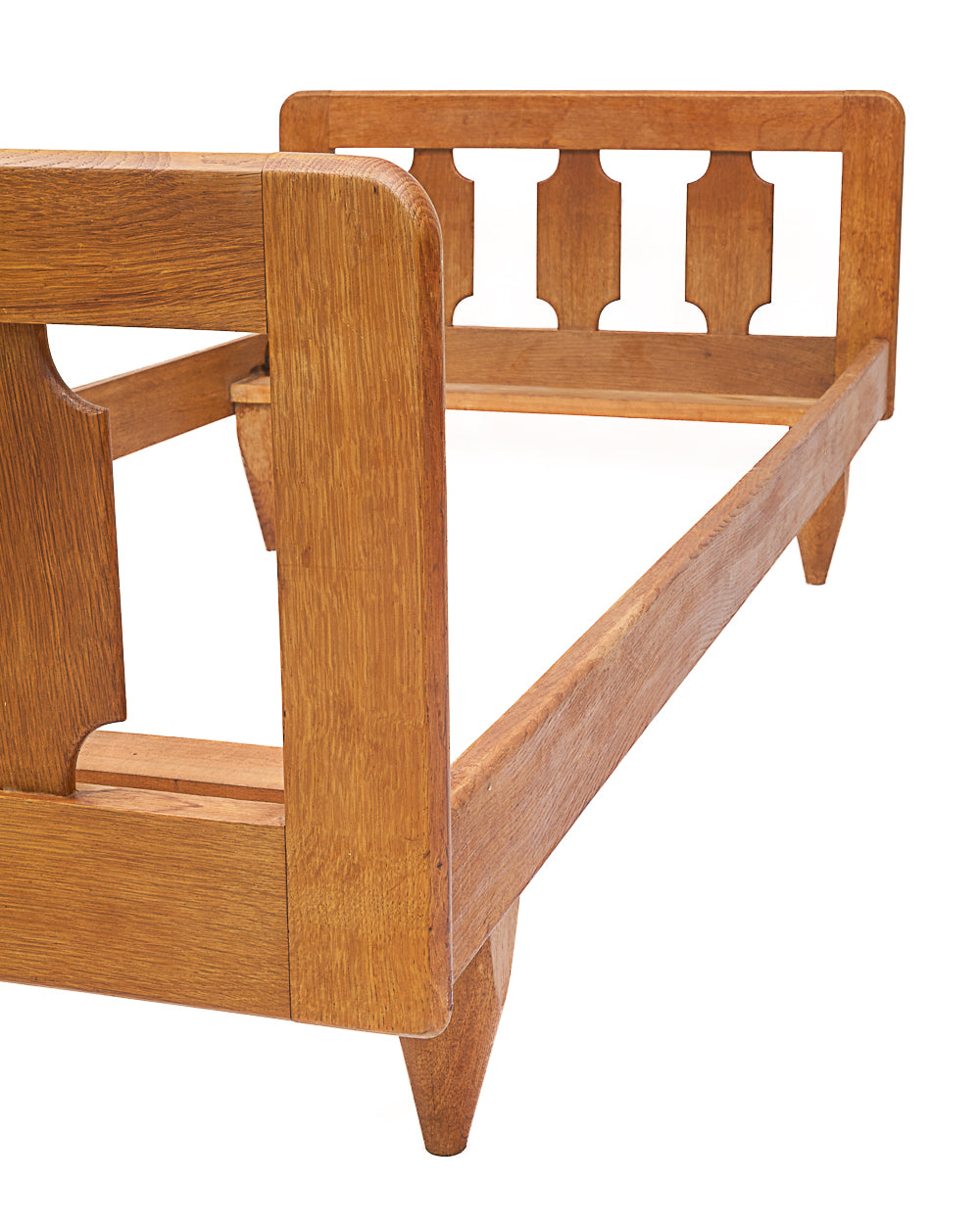 Daybed_by_Guillerme_and_Chambron