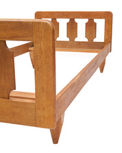 Daybed_by_Guillerme_and_Chambron