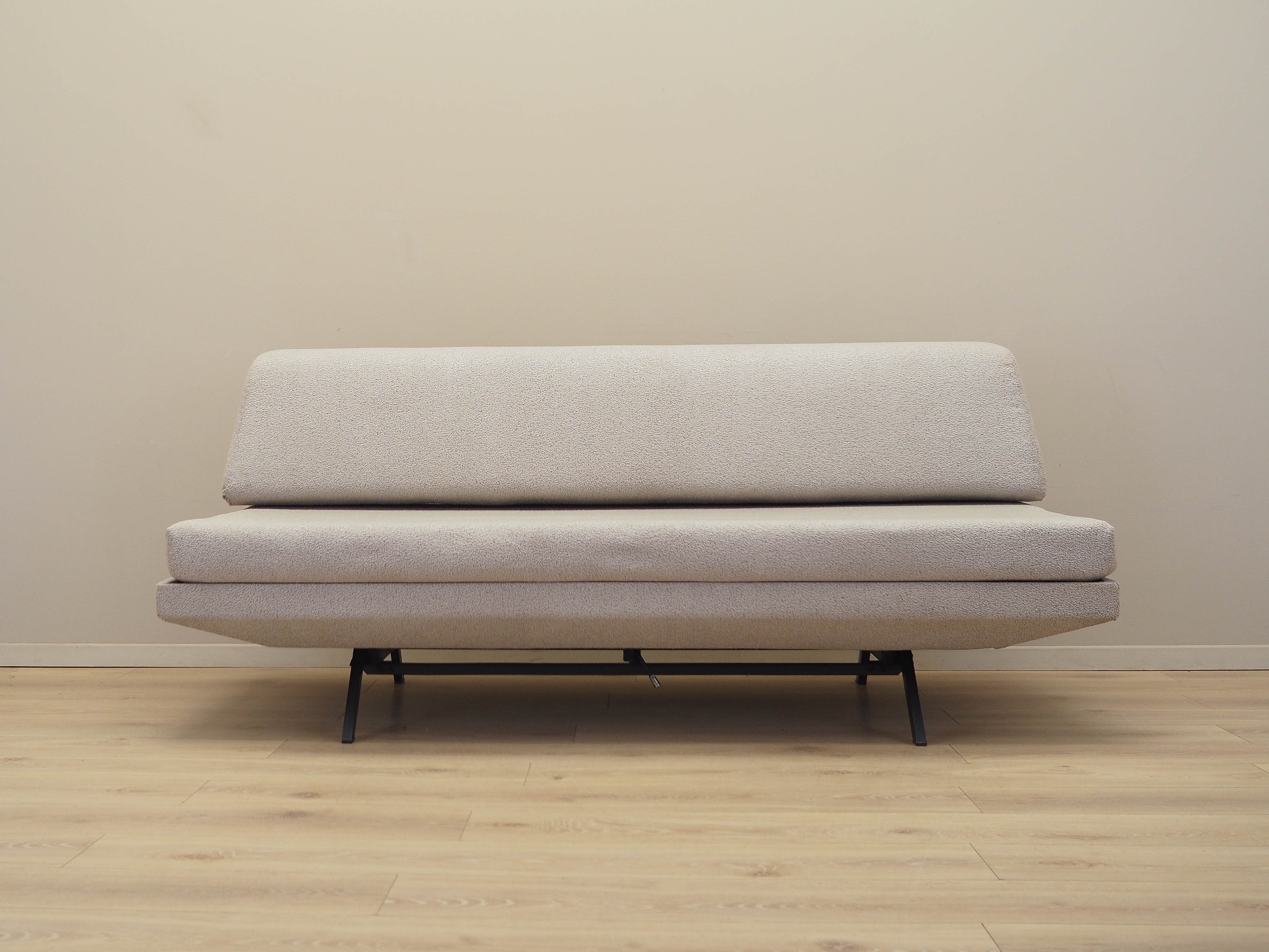 Italian_Modern_Daybed_Sofa,_1970s,_Italy