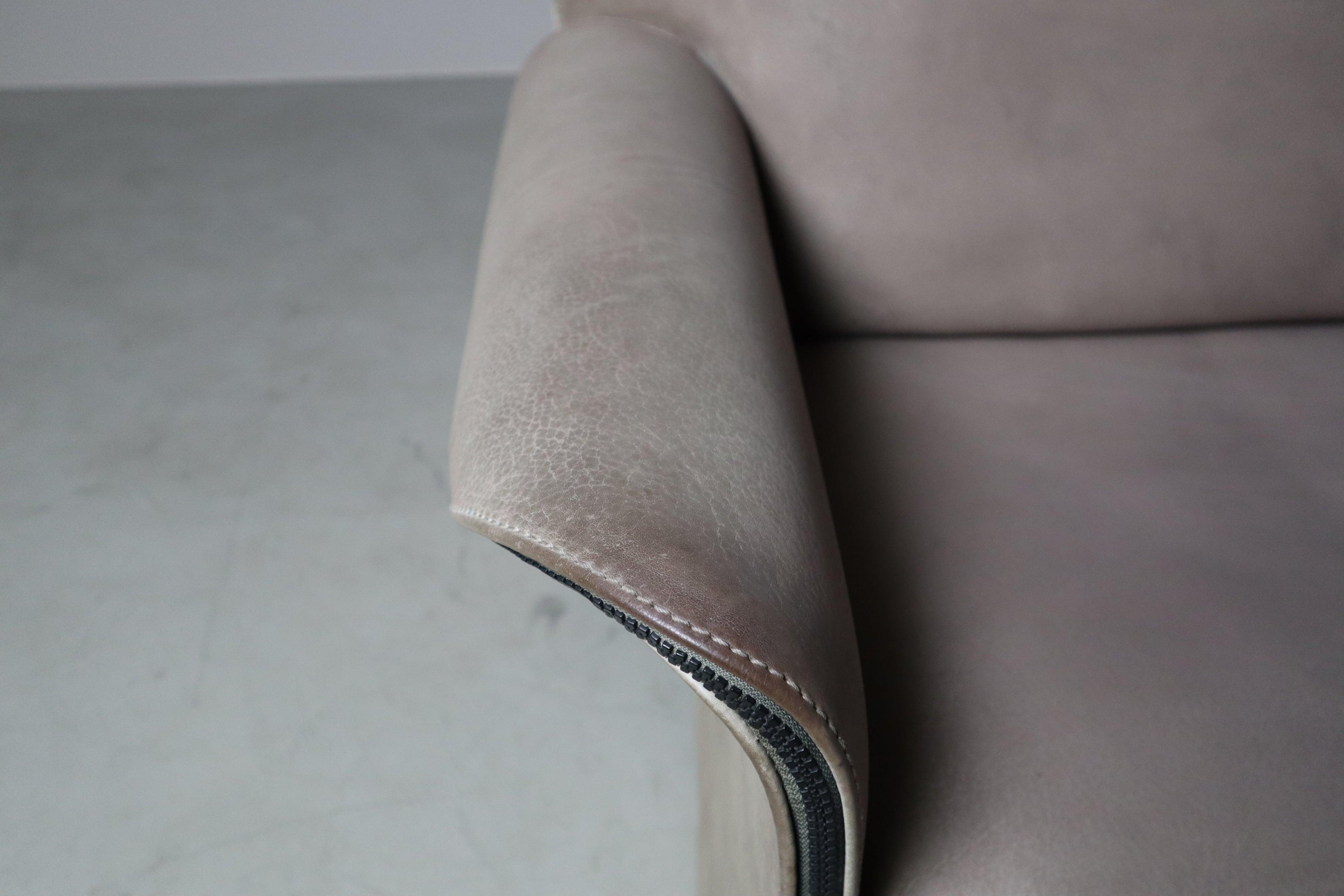 De_Sede_DS-125_two-seat_sofa_by_Gerd_Lange,_1978