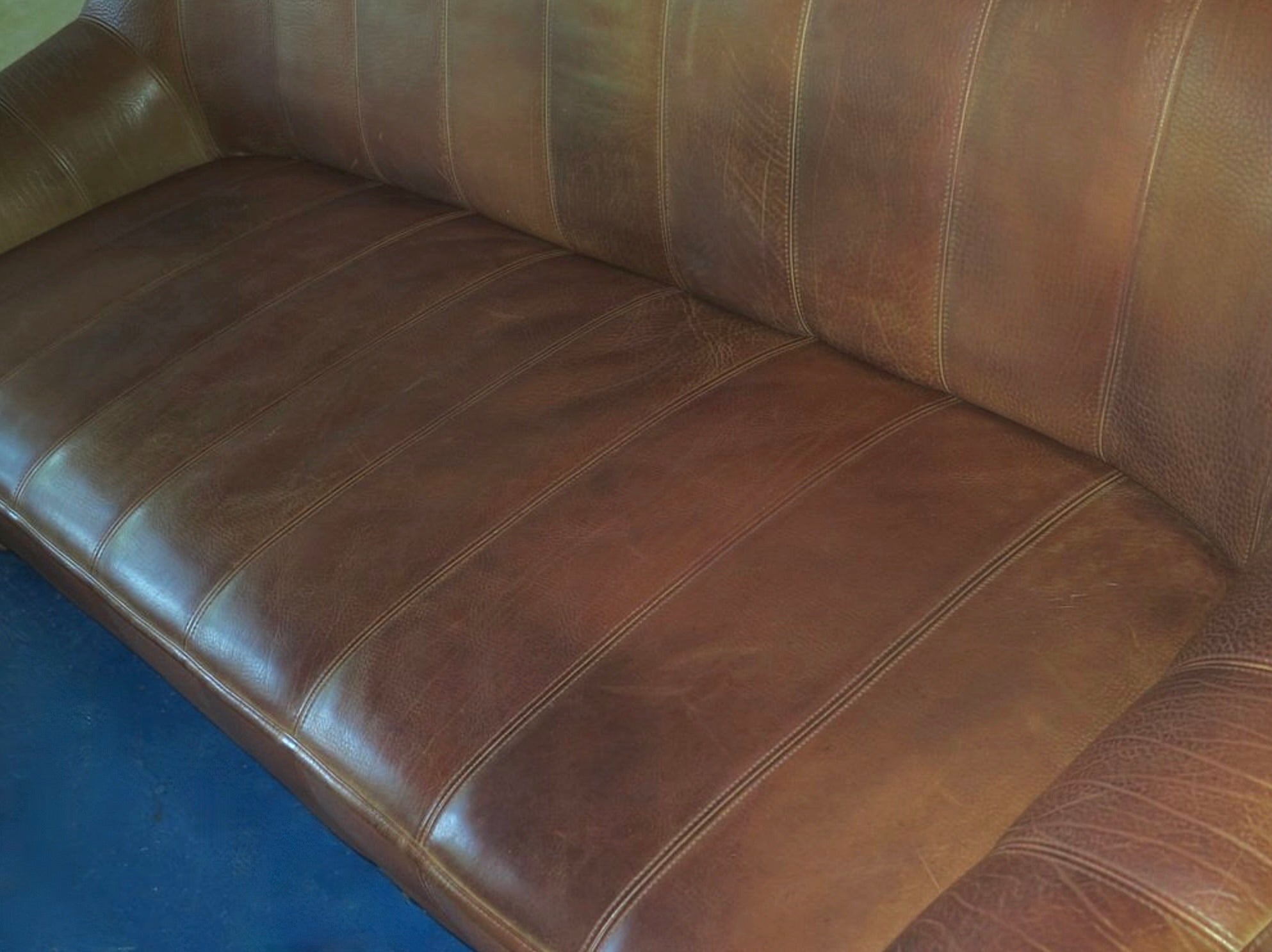 De_Sede_DS44_3_Seater_Sofa_in_Buffalo_Leather,_1970s