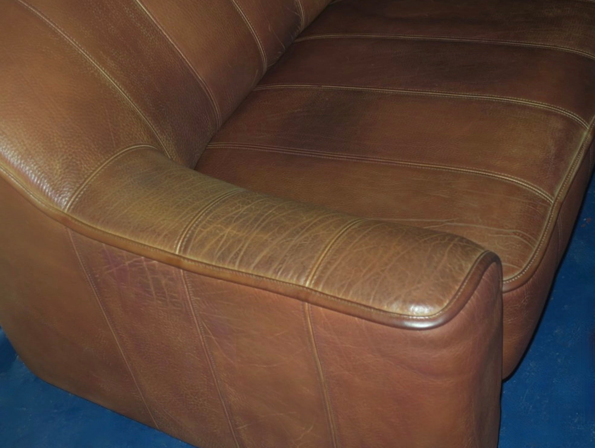 De_Sede_DS44_3_Seater_Sofa_in_Buffalo_Leather,_1970s