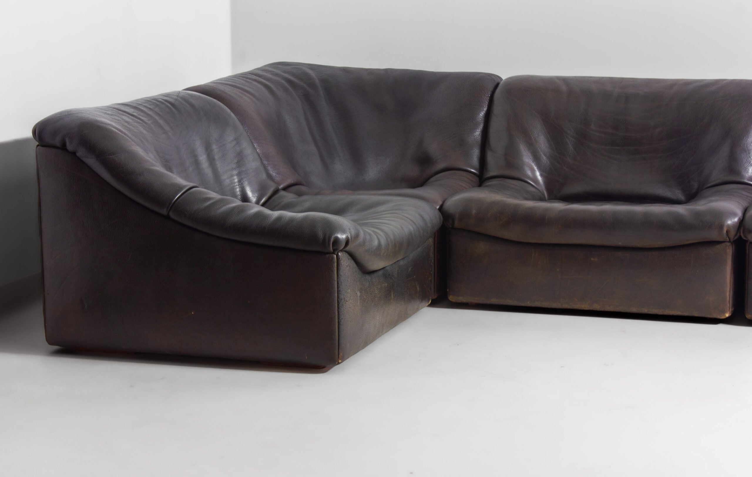 Set_of_6_Modules_De_Sede_DS-46_Modular_Sofa_in_Brown_Buffalo_Leather_1970s