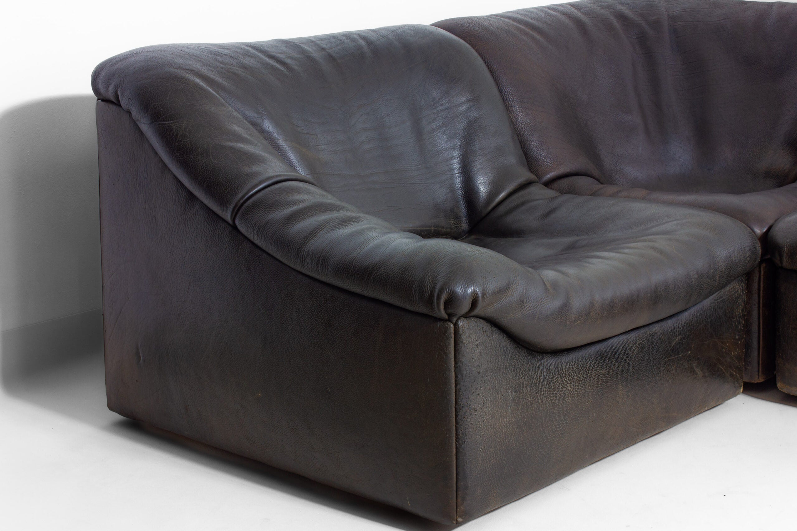 Set_of_6_Modules_De_Sede_DS-46_Modular_Sofa_in_Brown_Buffalo_Leather_1970s