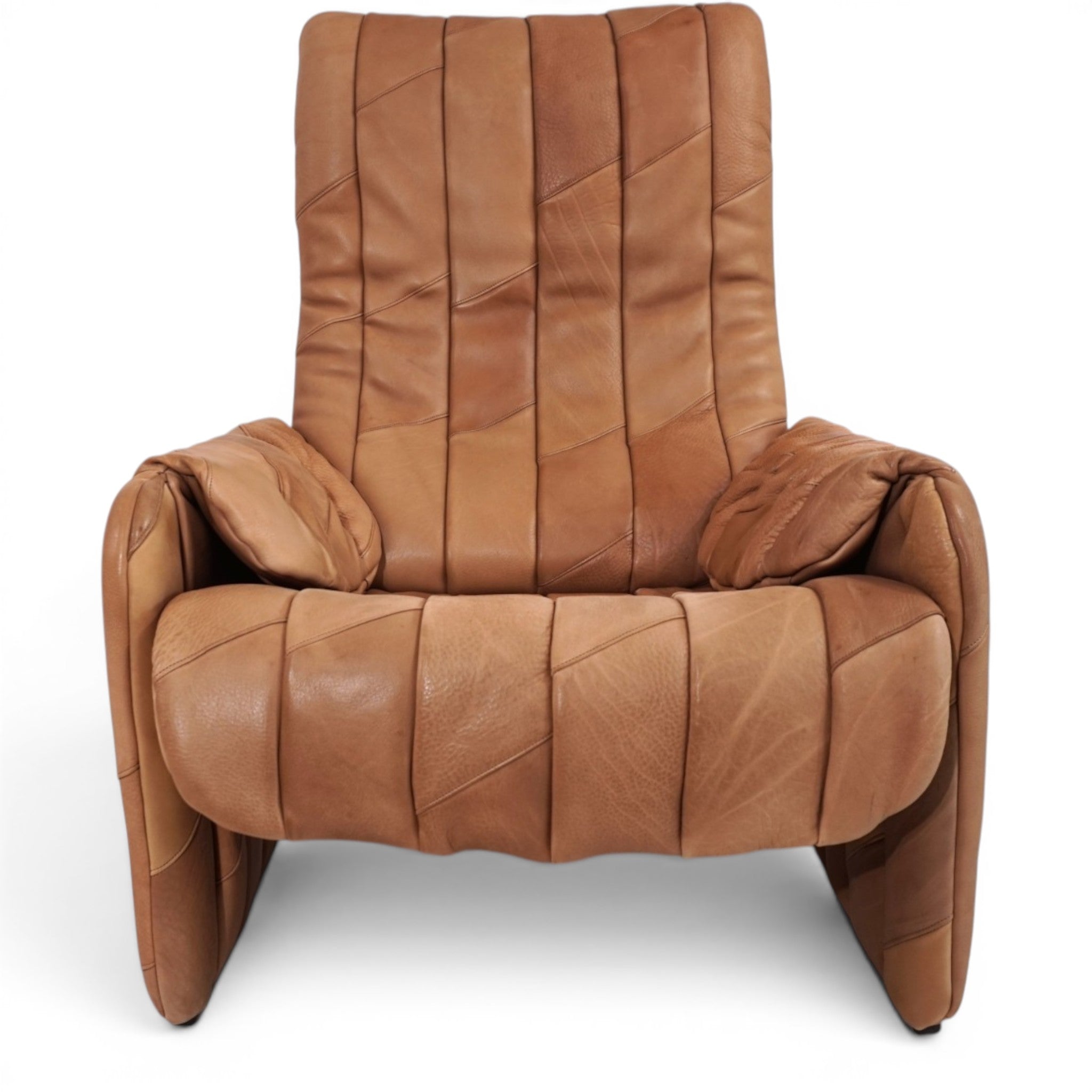 Set_of_de_Sede_DS-50_Patchwork_Lounge_Chair_and_Ottoman_in_Buffalo_Leather,_Switzerland_1970s
