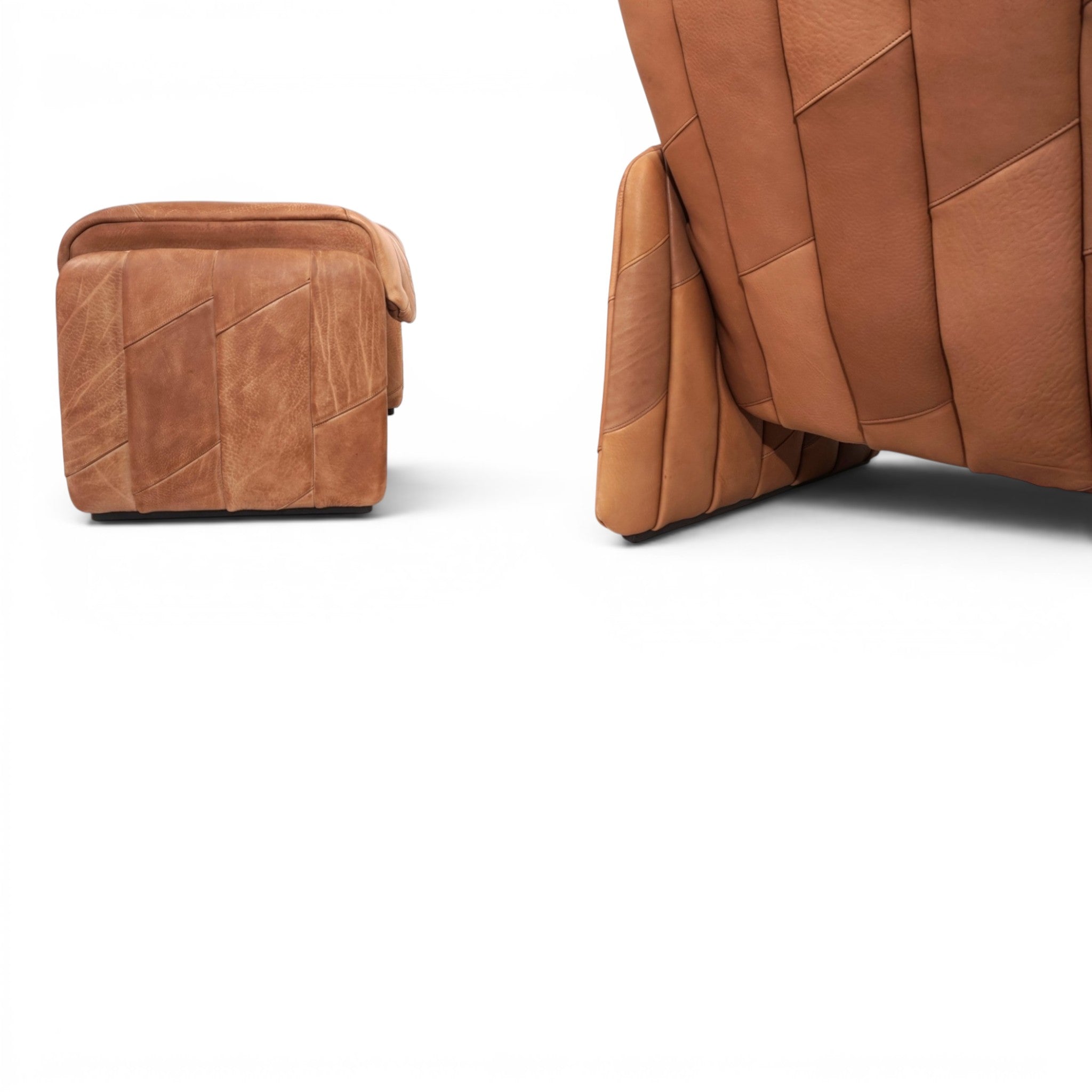 Set_of_de_Sede_DS-50_Patchwork_Lounge_Chair_and_Ottoman_in_Buffalo_Leather,_Switzerland_1970s