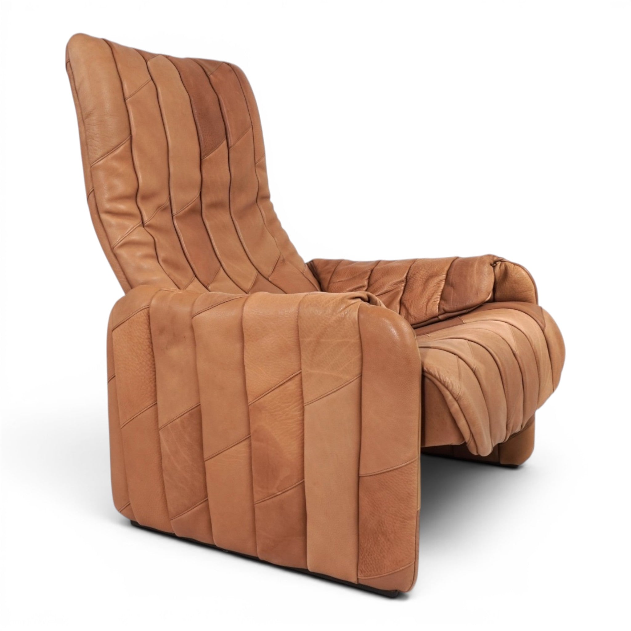 Set_of_de_Sede_DS-50_Patchwork_Lounge_Chair_and_Ottoman_in_Buffalo_Leather,_Switzerland_1970s