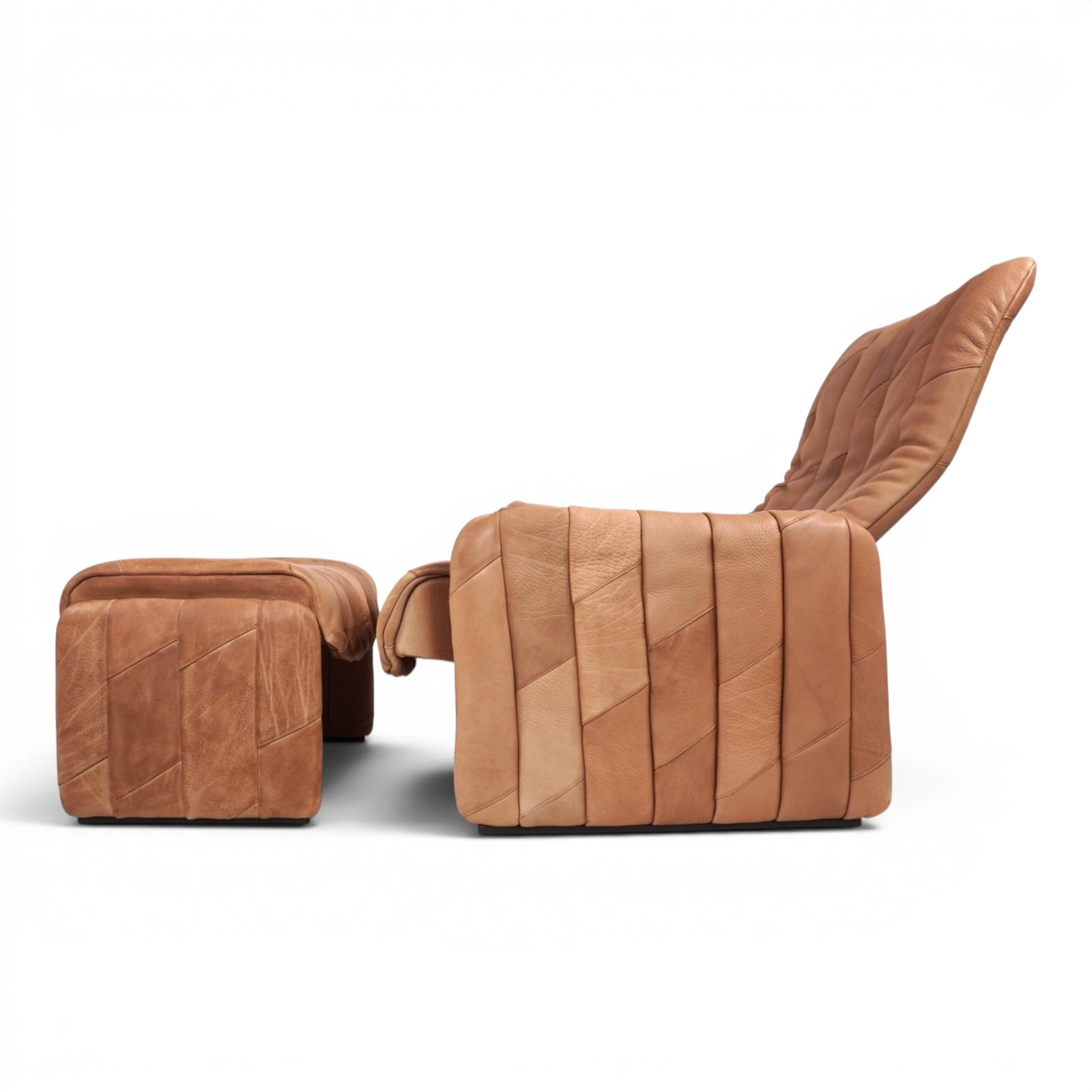 Set_of_de_Sede_DS-50_Patchwork_Lounge_Chair_and_Ottoman_in_Buffalo_Leather,_Switzerland_1970s