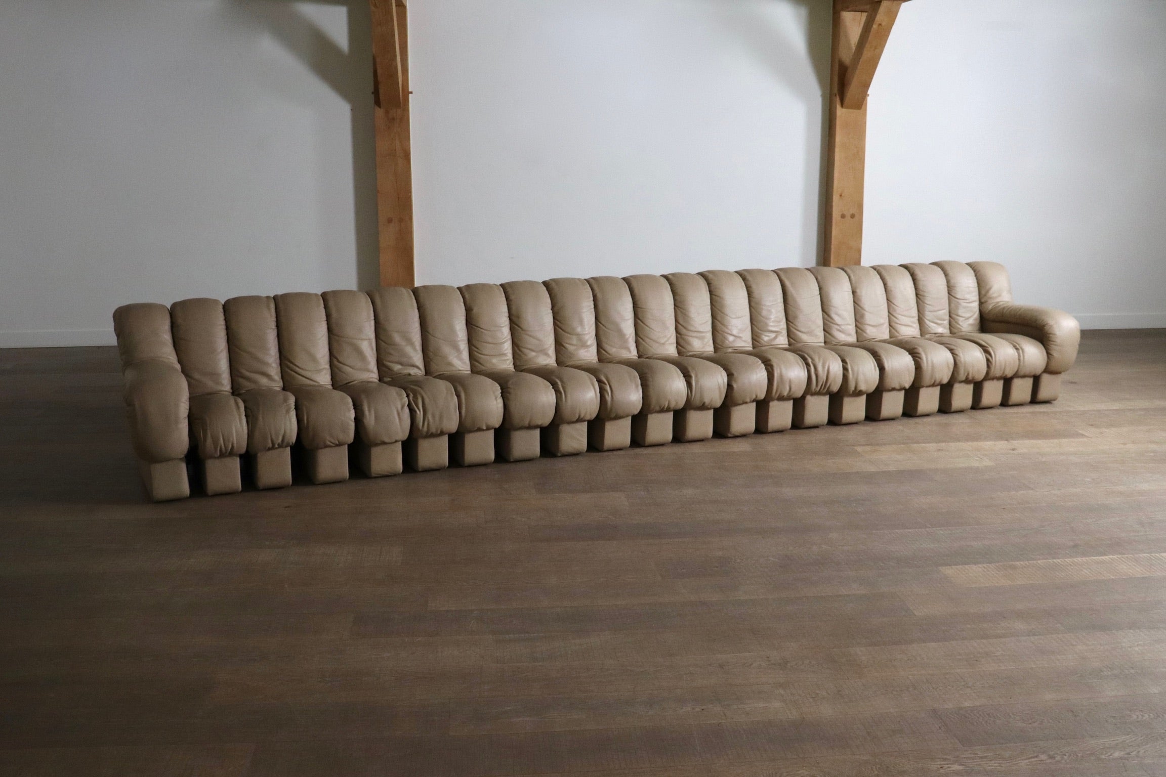 De_Sede_DS_600_“Non-Stop”_sectional_sofa_by_Heinz_Ulrich,_Ueli_Berger_and_Eleanora_Peduzzi-Riva,_1980s