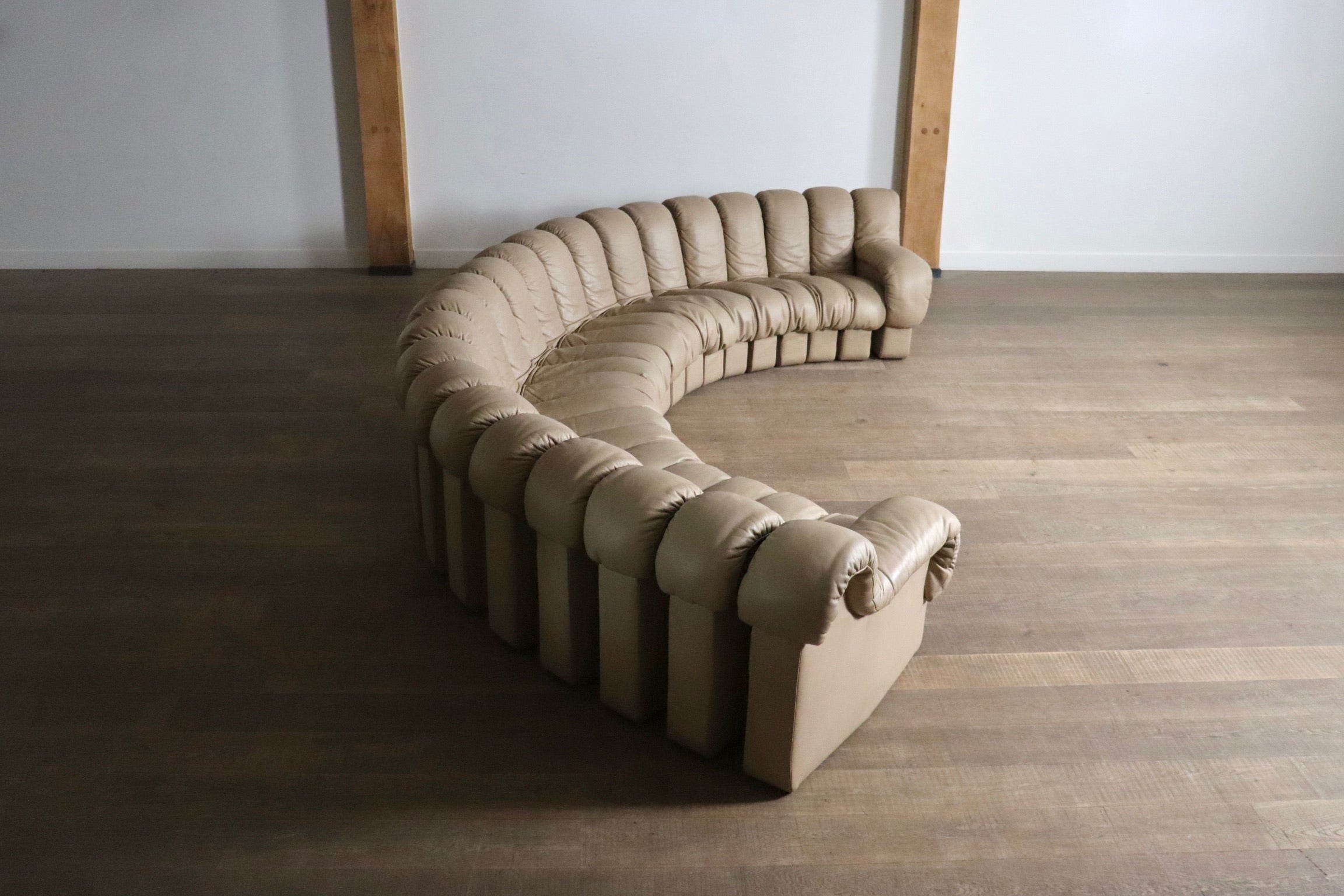 De_Sede_DS_600_“Non-Stop”_sectional_sofa_by_Heinz_Ulrich,_Ueli_Berger_and_Eleanora_Peduzzi-Riva,_1980s