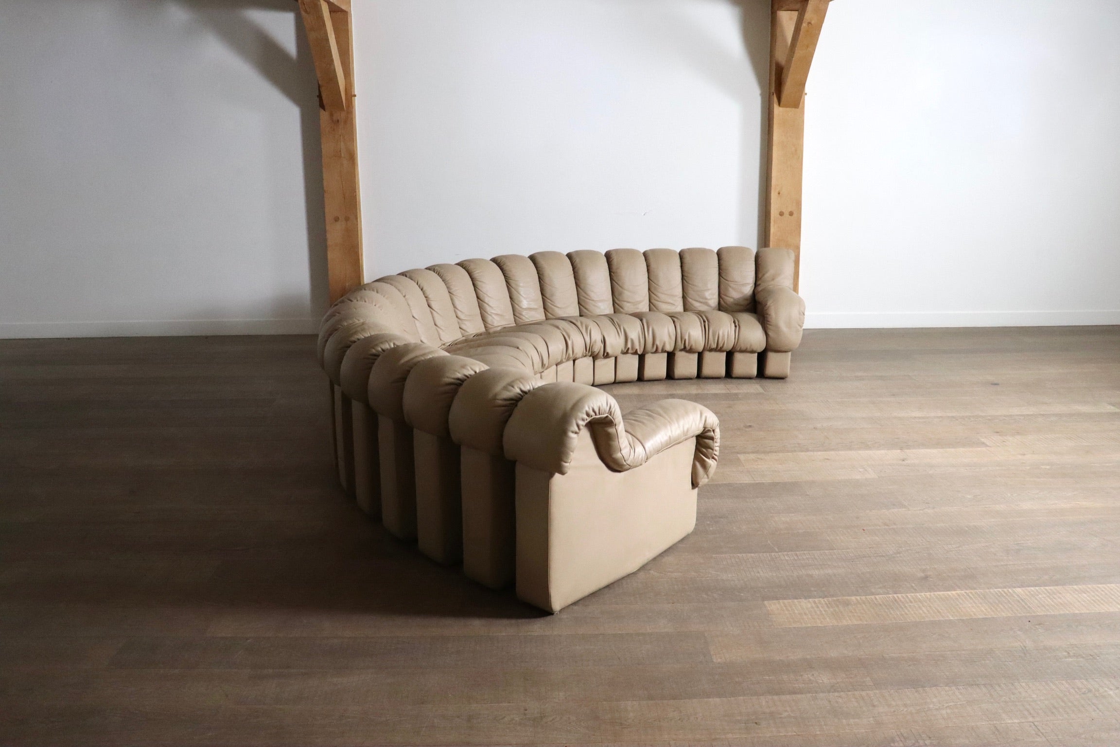 De_Sede_DS_600_“Non-Stop”_sectional_sofa_by_Heinz_Ulrich,_Ueli_Berger_and_Eleanora_Peduzzi-Riva,_1980s