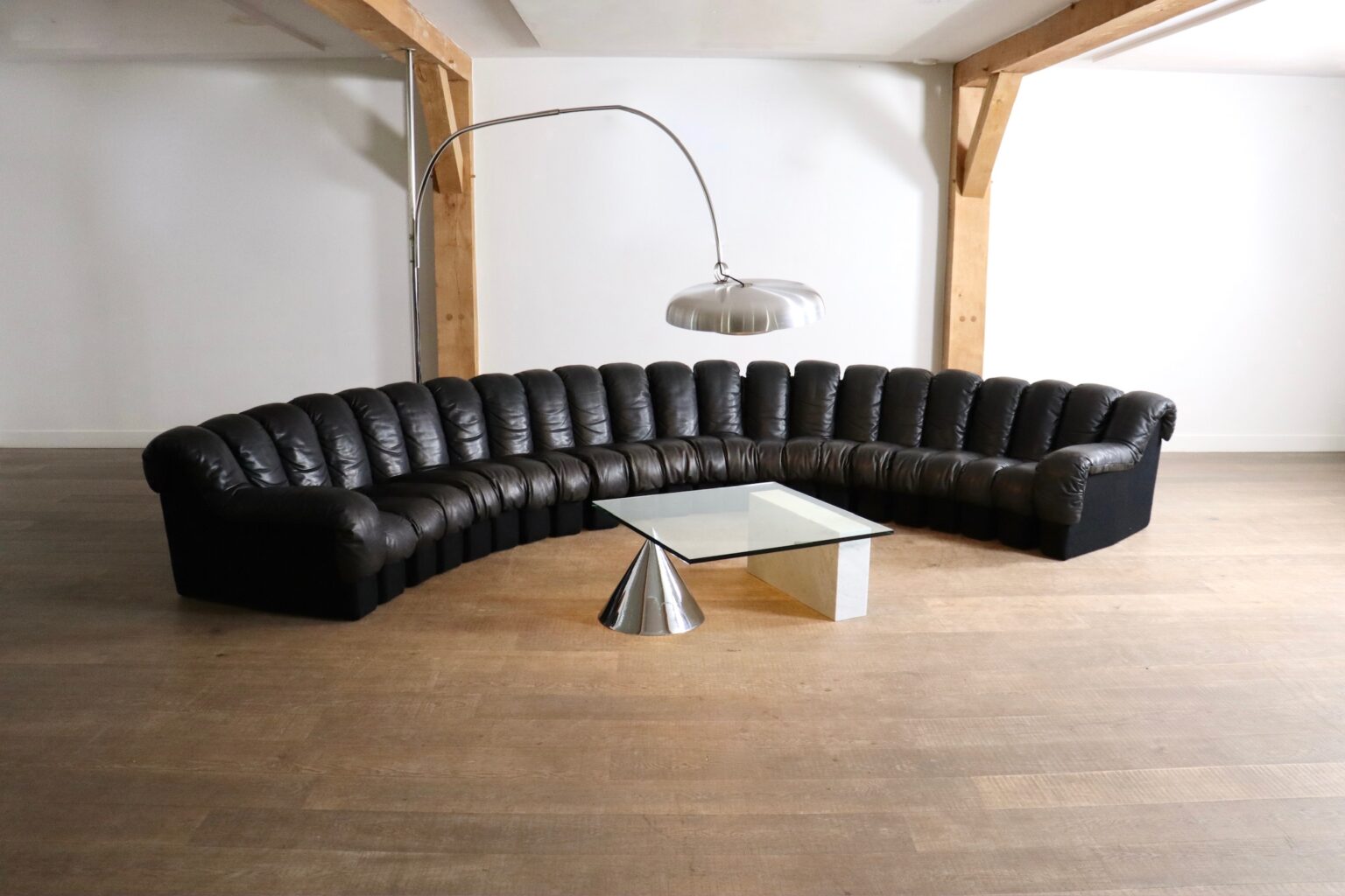 De_Sede_DS-600_“Non-Stop”_Sectional_Sofa_in_Black_Leather,_Switzerland,_1970s