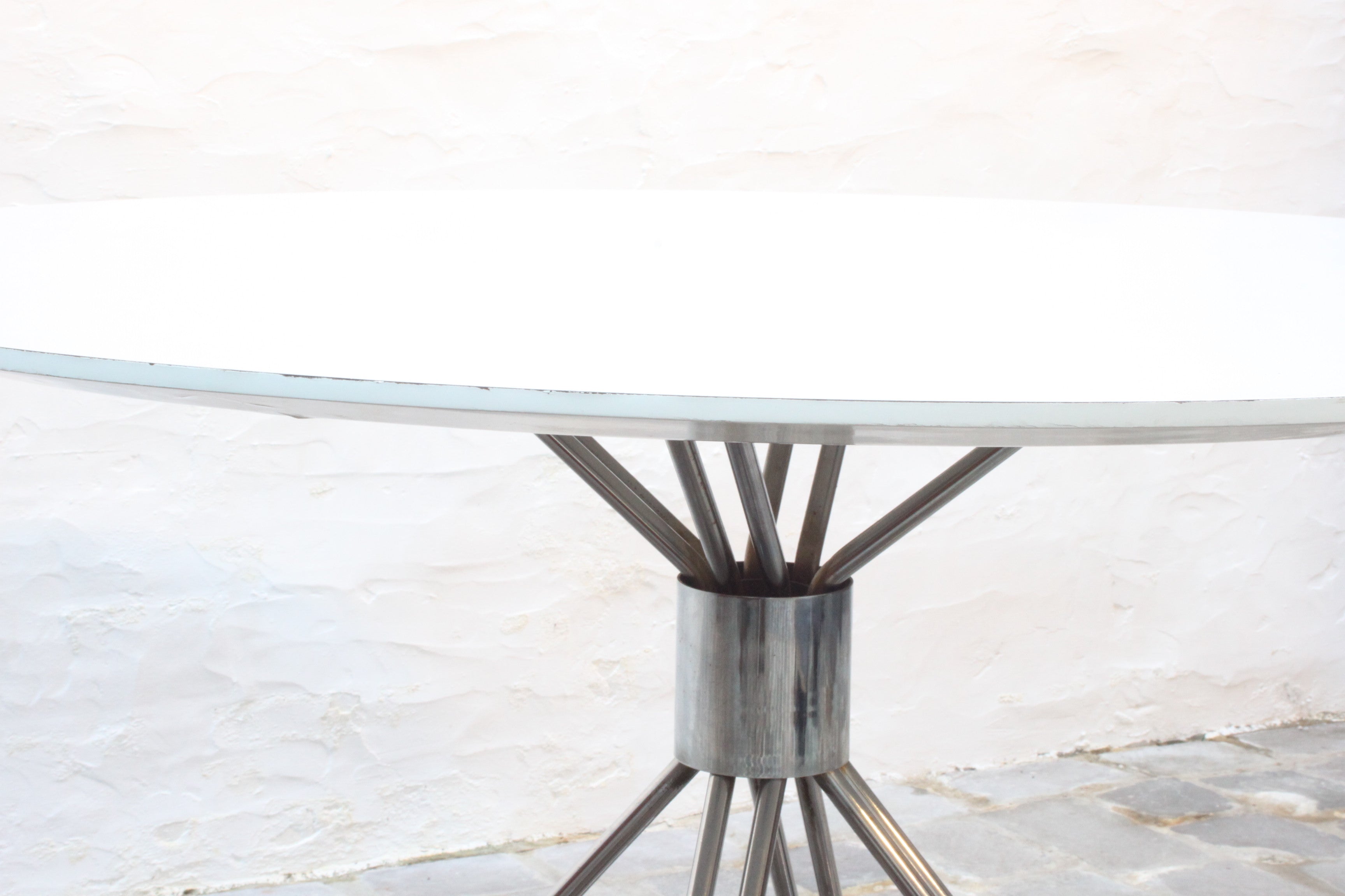 Delta_dining_table_by_Rudi_Verelst_for_Novalux,_Belgium_1970s.