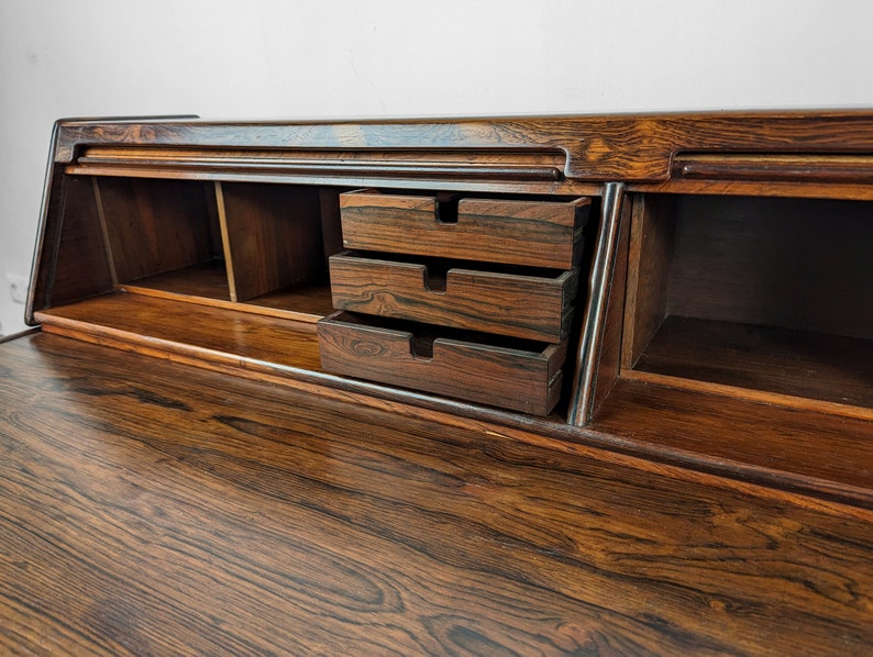 Desk_by_Gianfranco_Frattini,_Italy_1950s