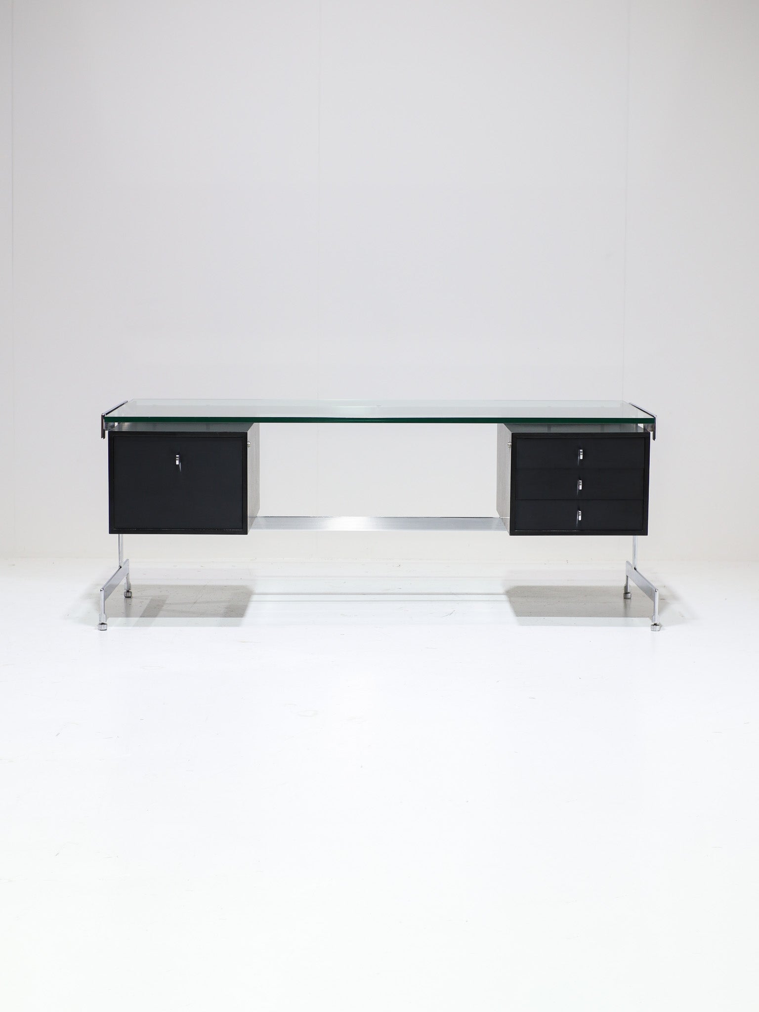 JK702_Executive_Desk_by_Preben_Fabricius_&_Jørgen_Kastholm_for_Kill_International,_Germany_1960s