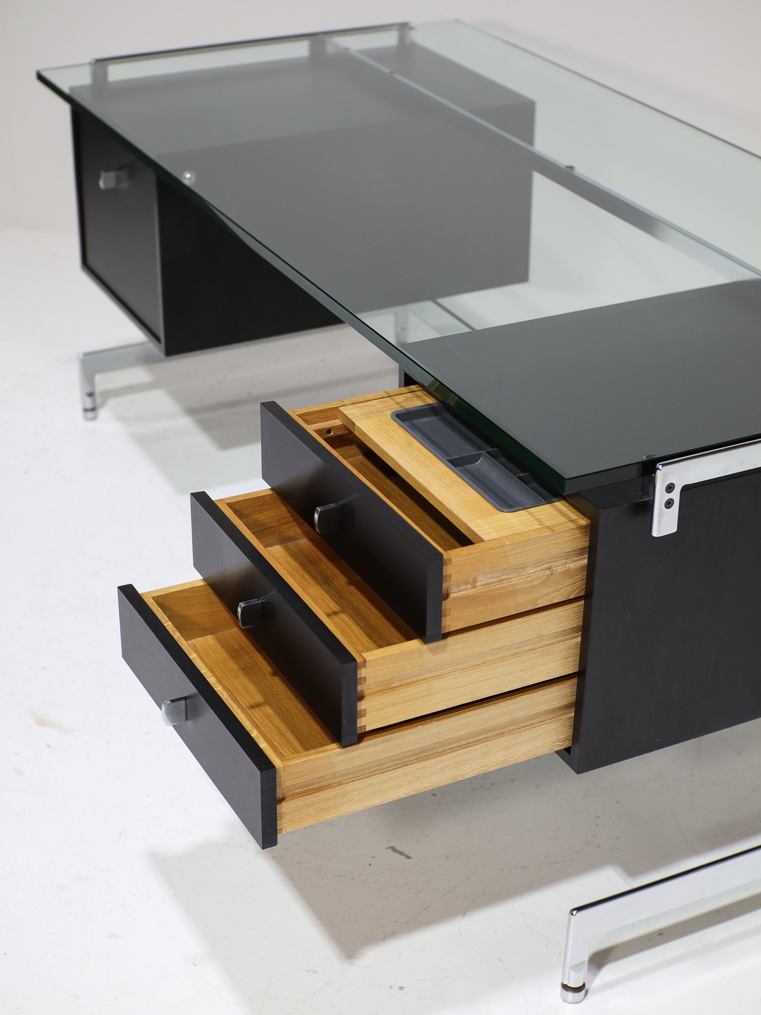 JK702_Executive_Desk_by_Preben_Fabricius_&_Jørgen_Kastholm_for_Kill_International,_Germany_1960s