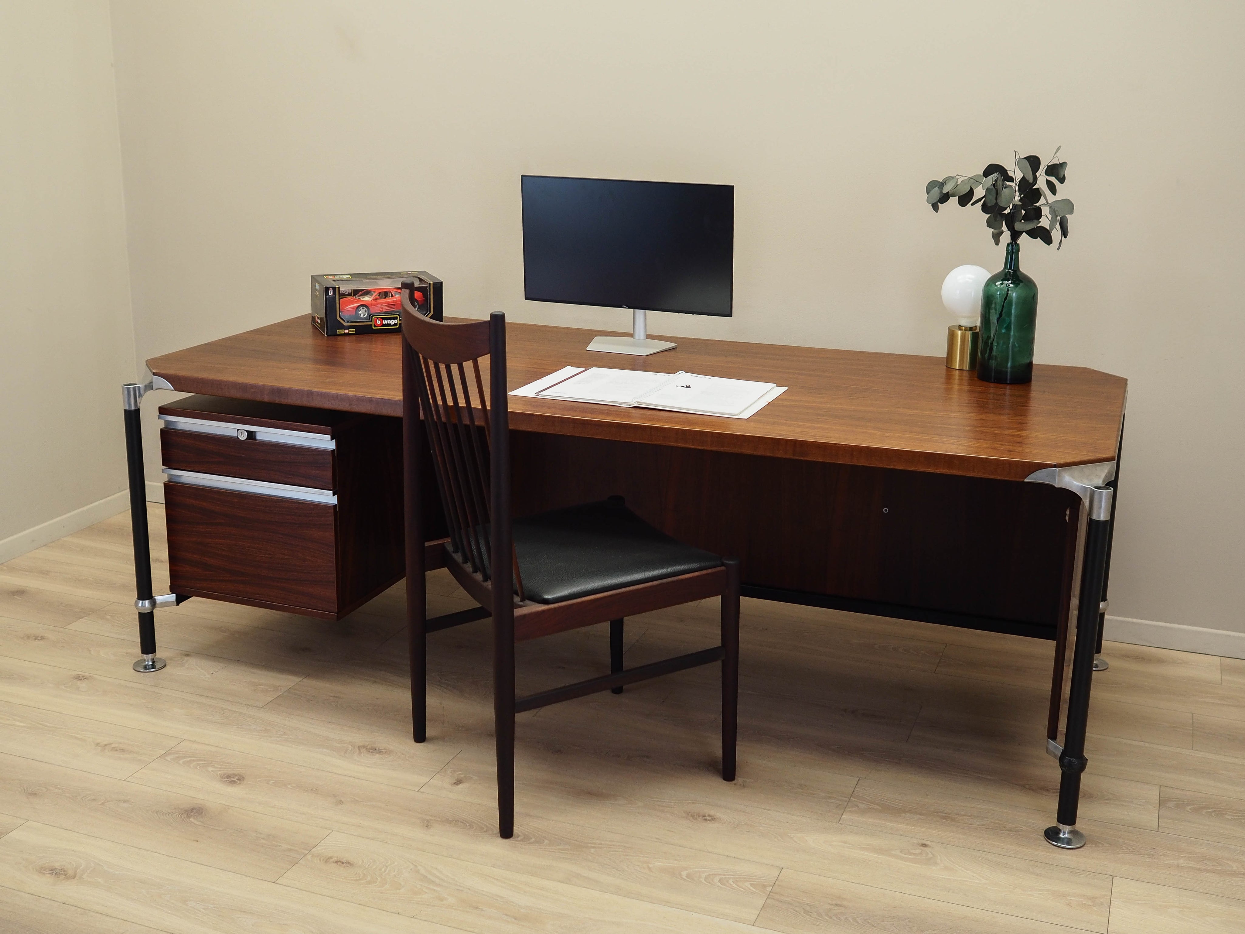 Desk,_Ico_&_Luisa_Parisi,_MIM_Roma,_Rosewood,_1970s,_Italy