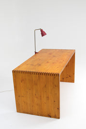 Desk_in_Solid_Pine_by_Ate_van_Apeldoorn