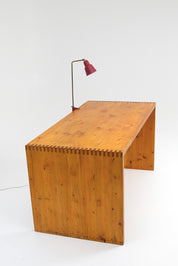 Desk_in_Solid_Pine_by_Ate_van_Apeldoorn