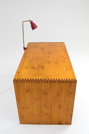 Desk_in_Solid_Pine_by_Ate_van_Apeldoorn