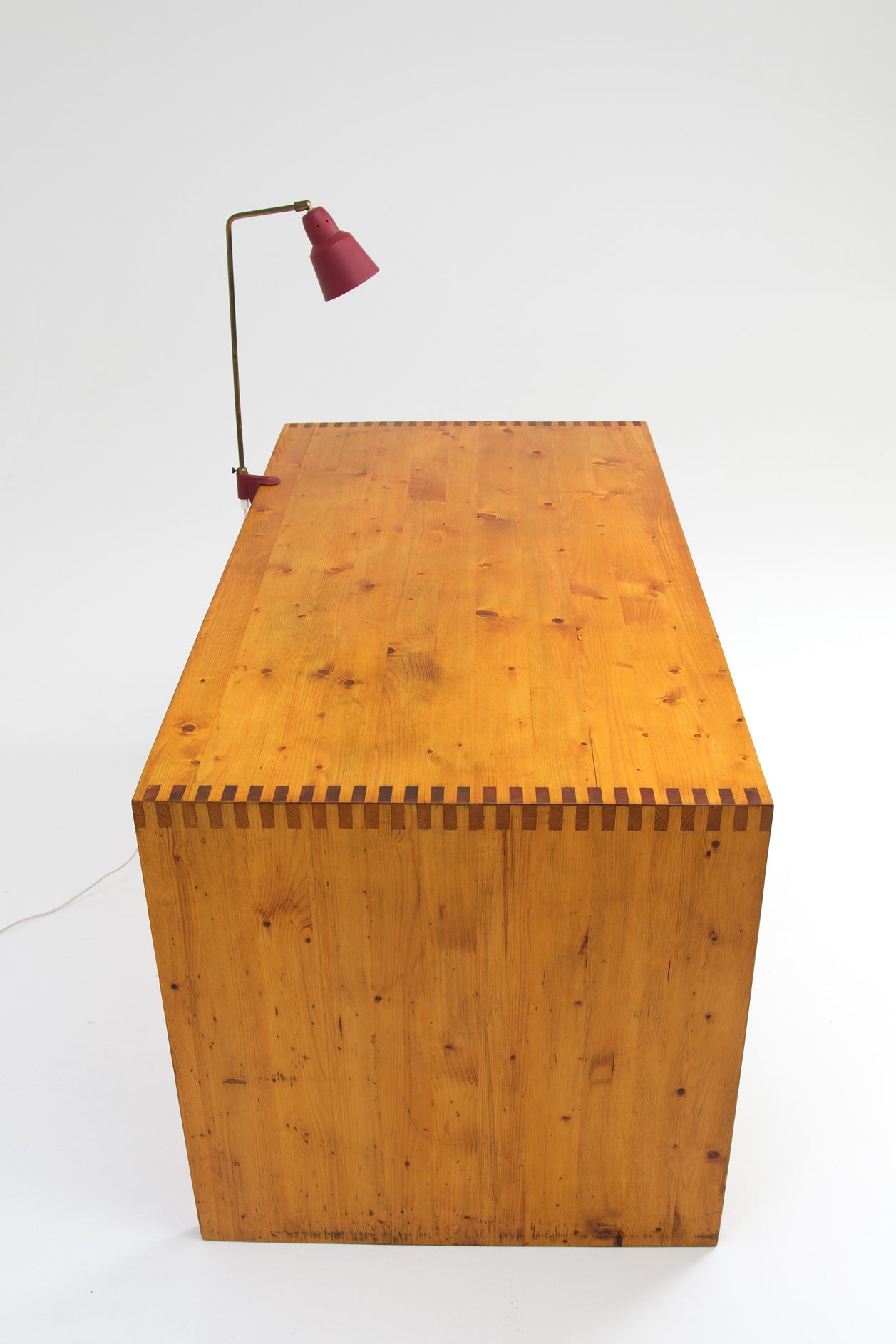 Desk_in_Solid_Pine_by_Ate_van_Apeldoorn