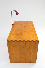 Desk_in_Solid_Pine_by_Ate_van_Apeldoorn