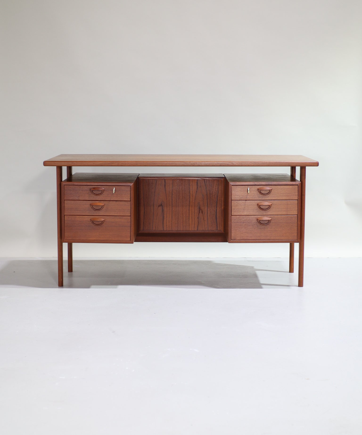 Desk_Kai_Kristiansen_FM60_teak_vintage_Danish_design
