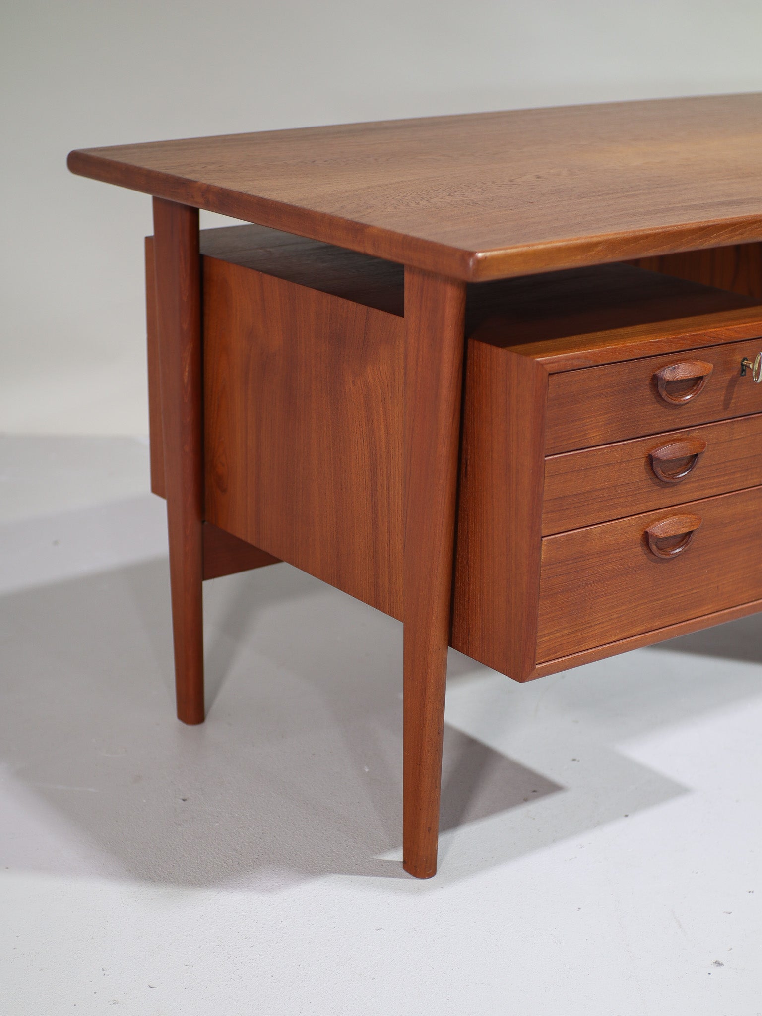 Desk_Kai_Kristiansen_FM60_teak_vintage_Danish_design