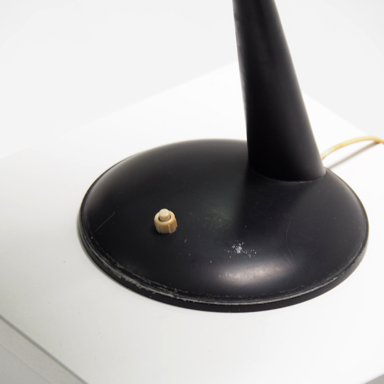 Desk_Lamp_by_Christian_Dell_in_Black_Metal,_Bauhaus,_from_1930s