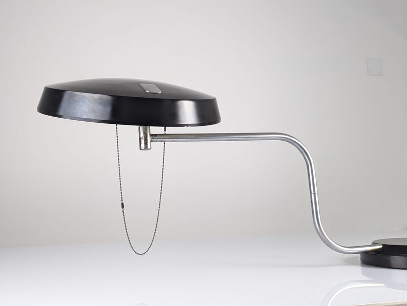 Desk_lamp_by_Enrique_Aparicio_for_Galaxia,_Delta_de_Oro_Award_1962