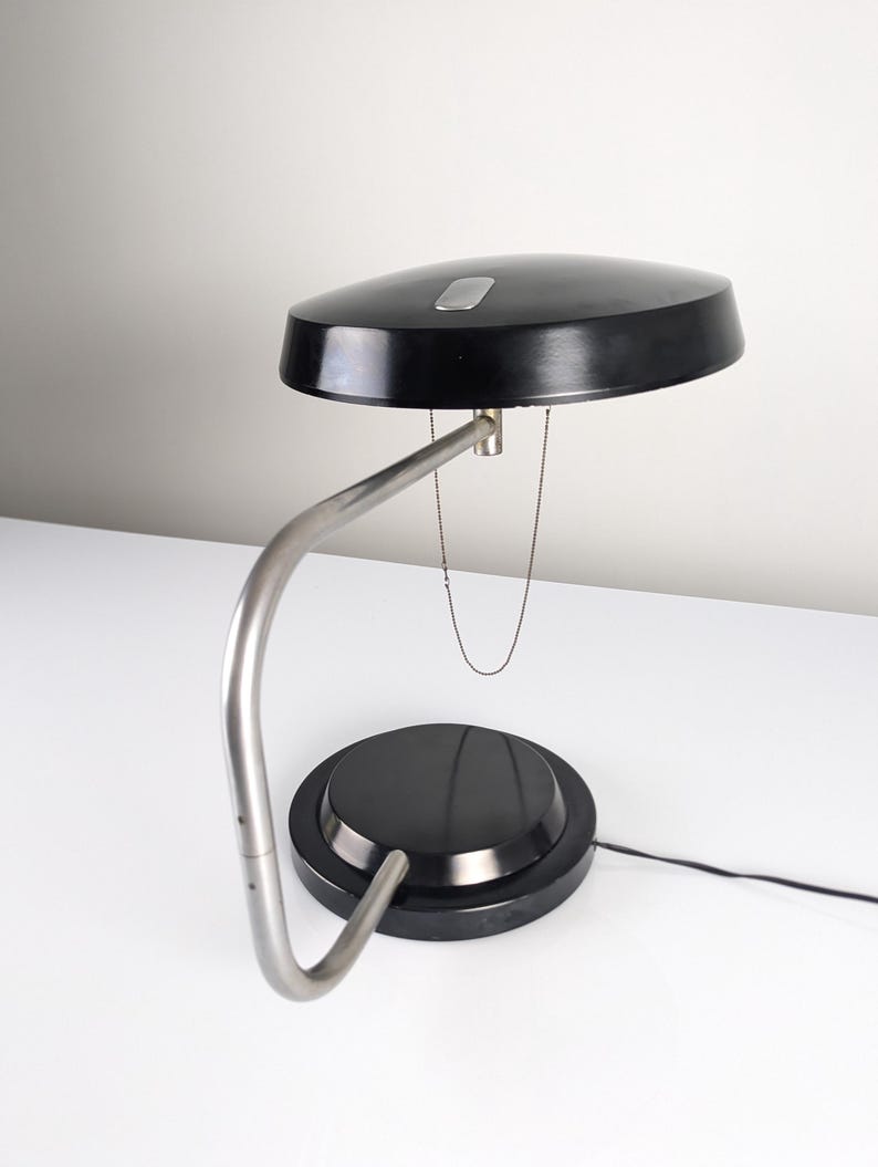 Desk_lamp_by_Enrique_Aparicio_for_Galaxia,_Delta_de_Oro_Award_1962