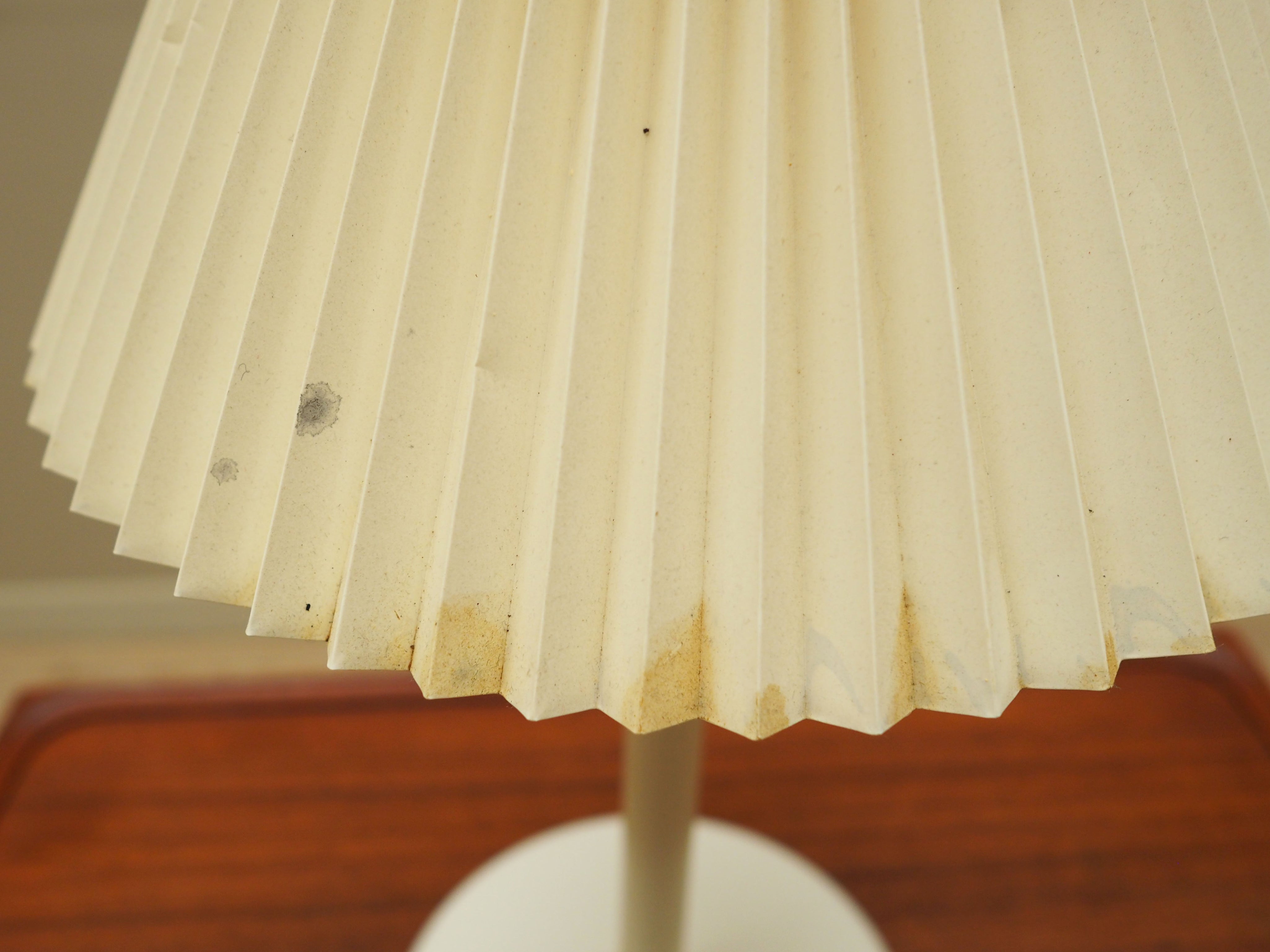 Metal_and_Paper_Desk_Lamp,_1960s,_Denmark