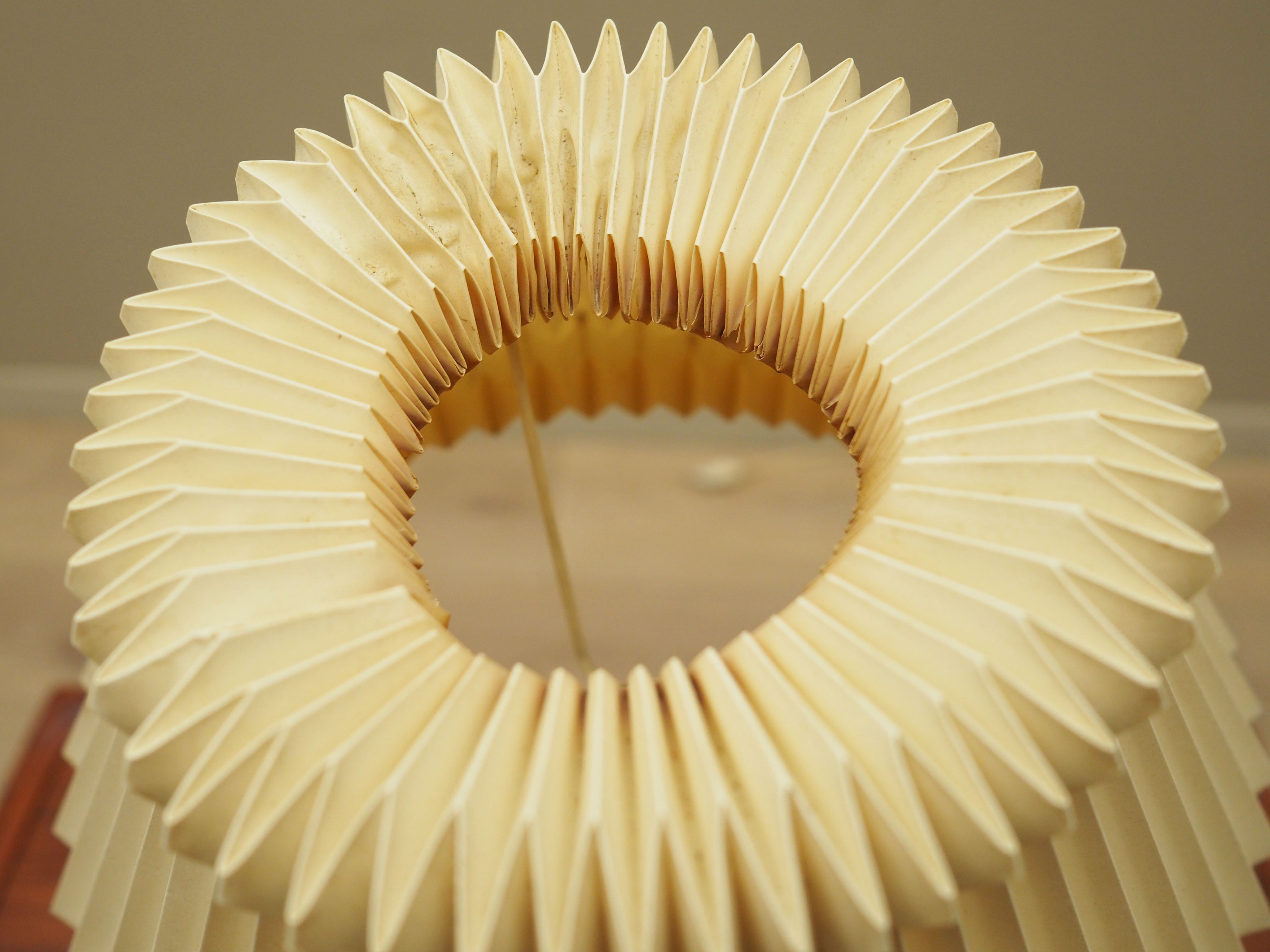 Metal_and_Paper_Desk_Lamp,_1960s,_Denmark