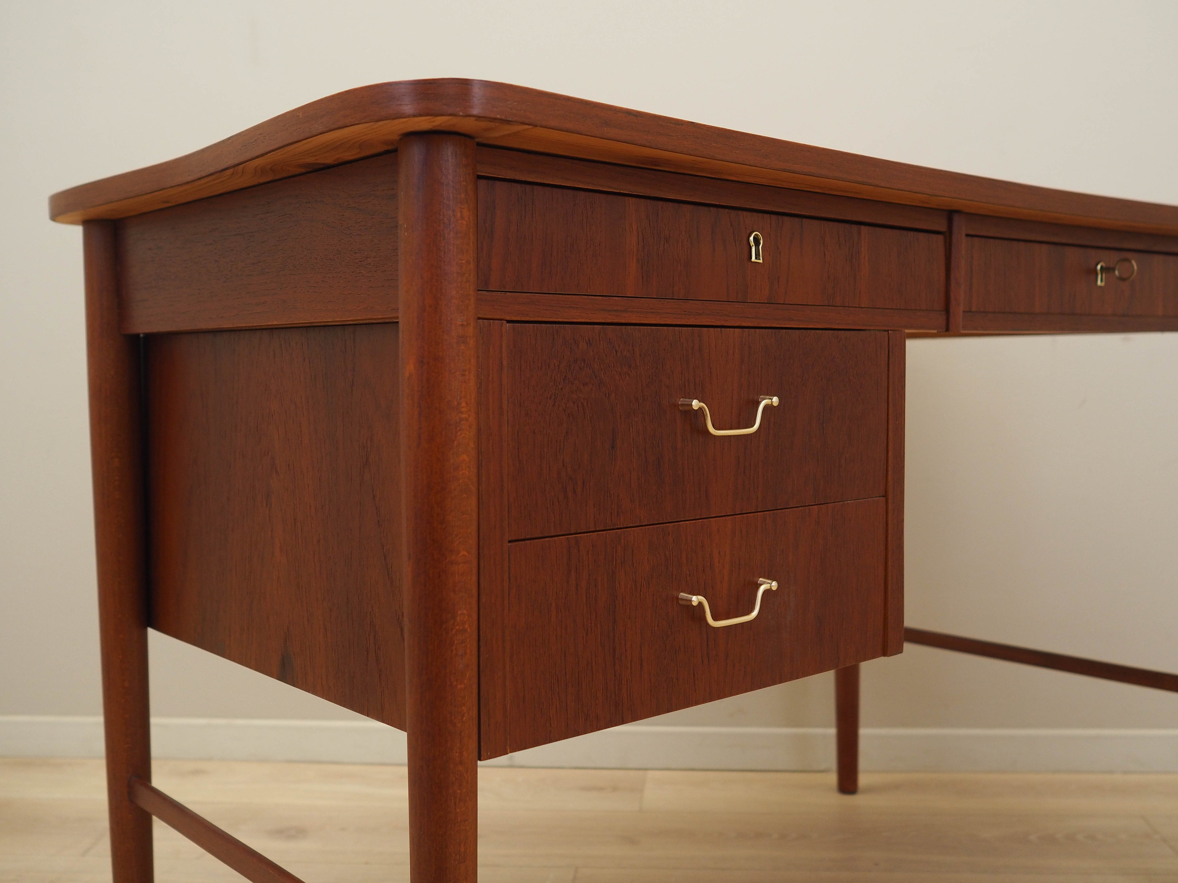 Desk,_Teak_Veneer,_1960s,_Denmark