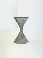 Diabolo_Planter_by_Willy_Guhl_and_Anton_Bee_for_Eternit,_Switzerland,_1950s